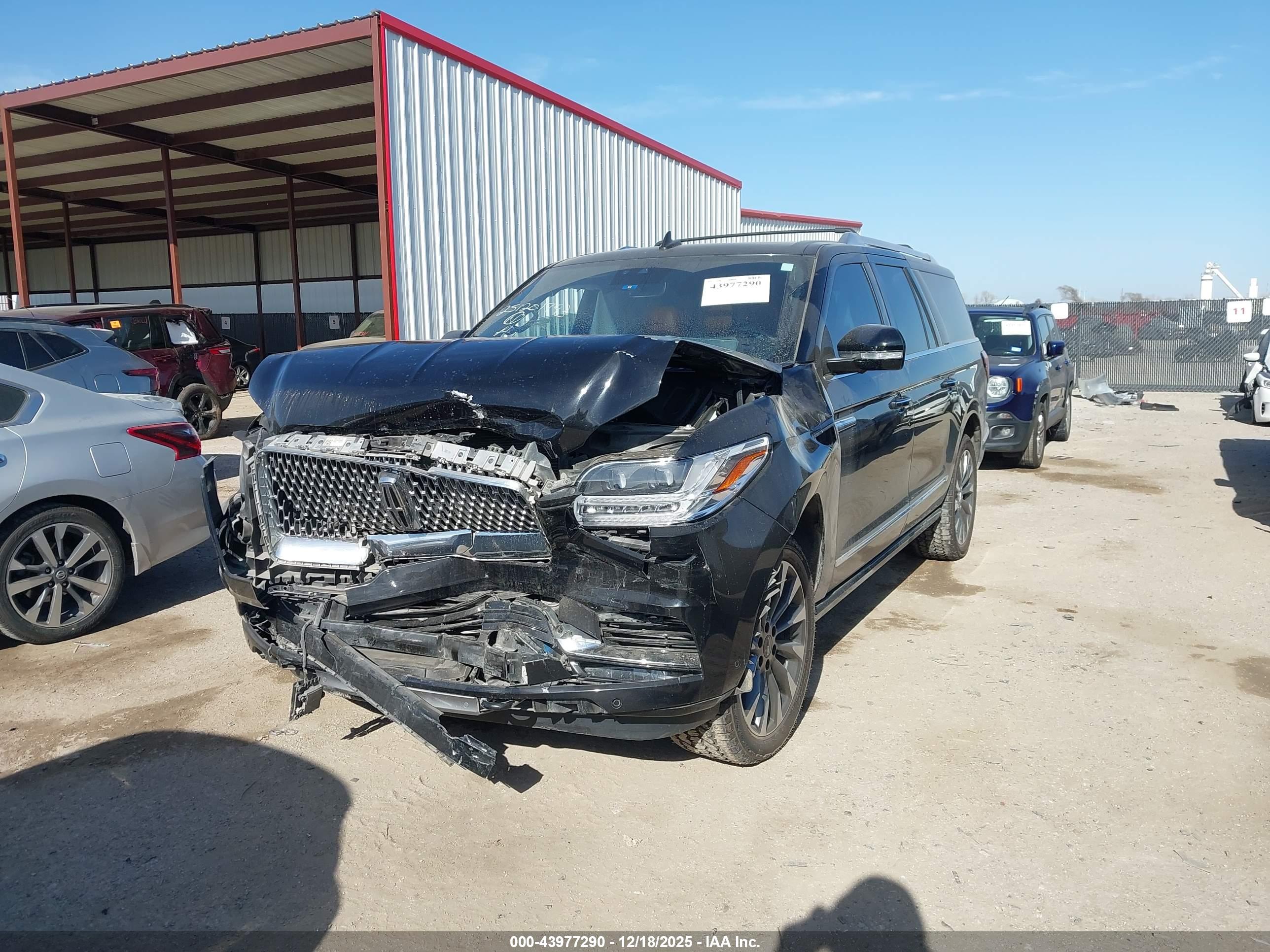 LINCOLN NAVIGATOR image 2