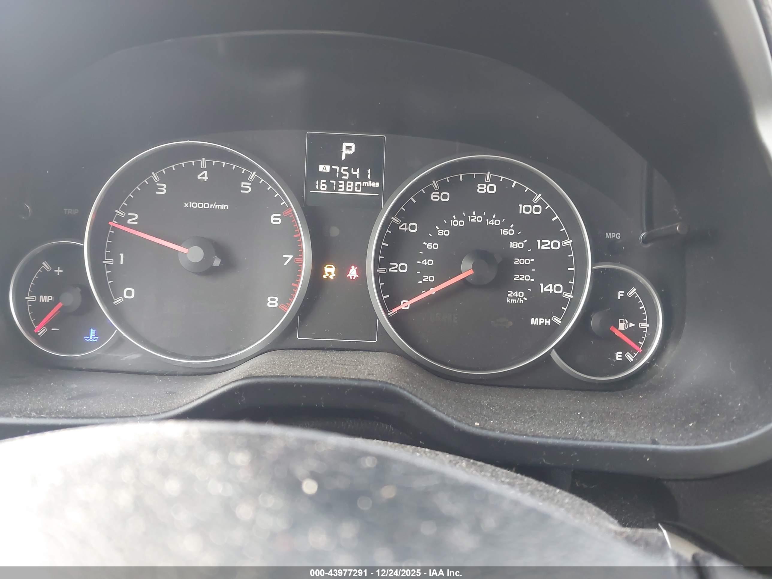 SUBARU OUTBACK image 7