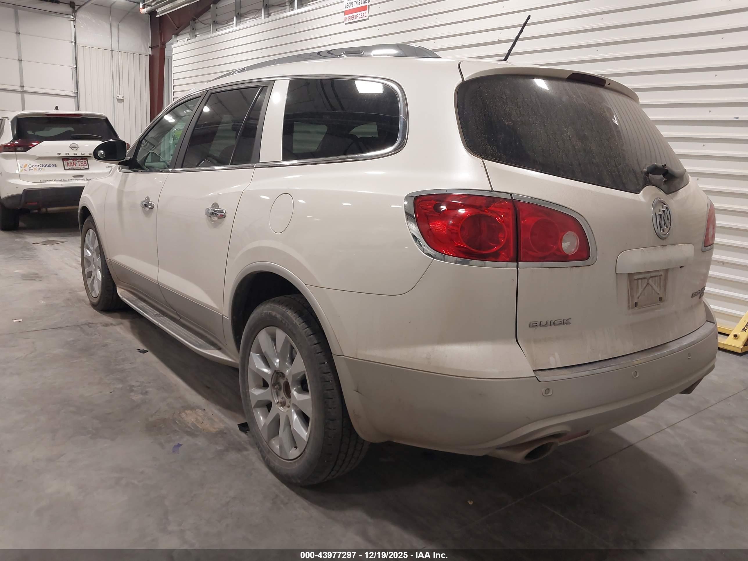 BUICK ENCLAVE image 3
