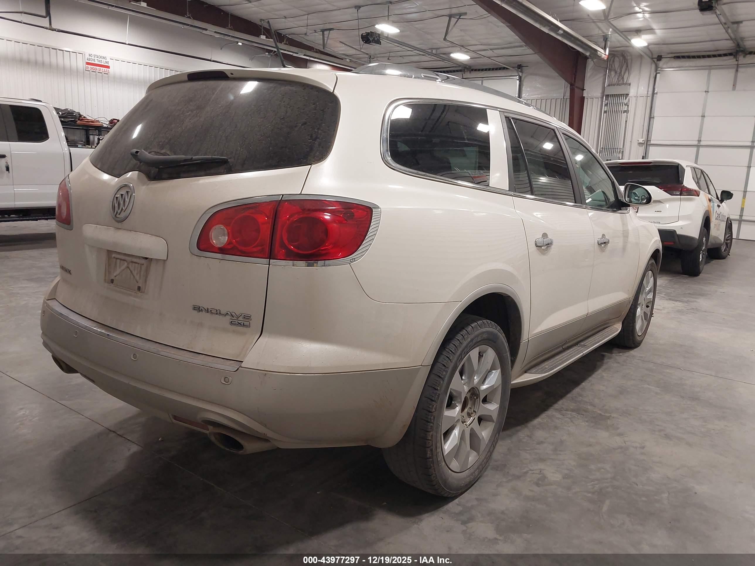 BUICK ENCLAVE image 4