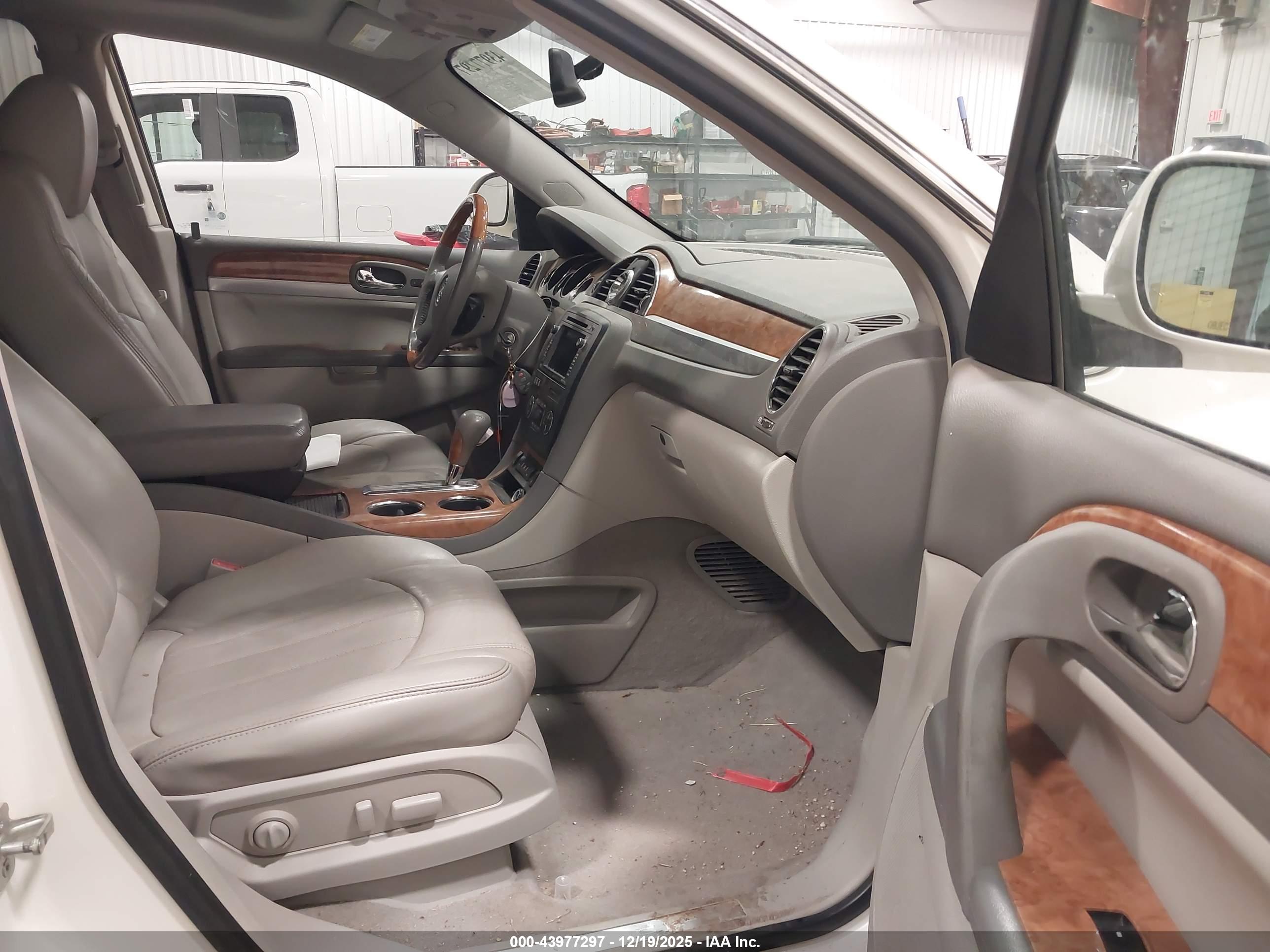 BUICK ENCLAVE image 5