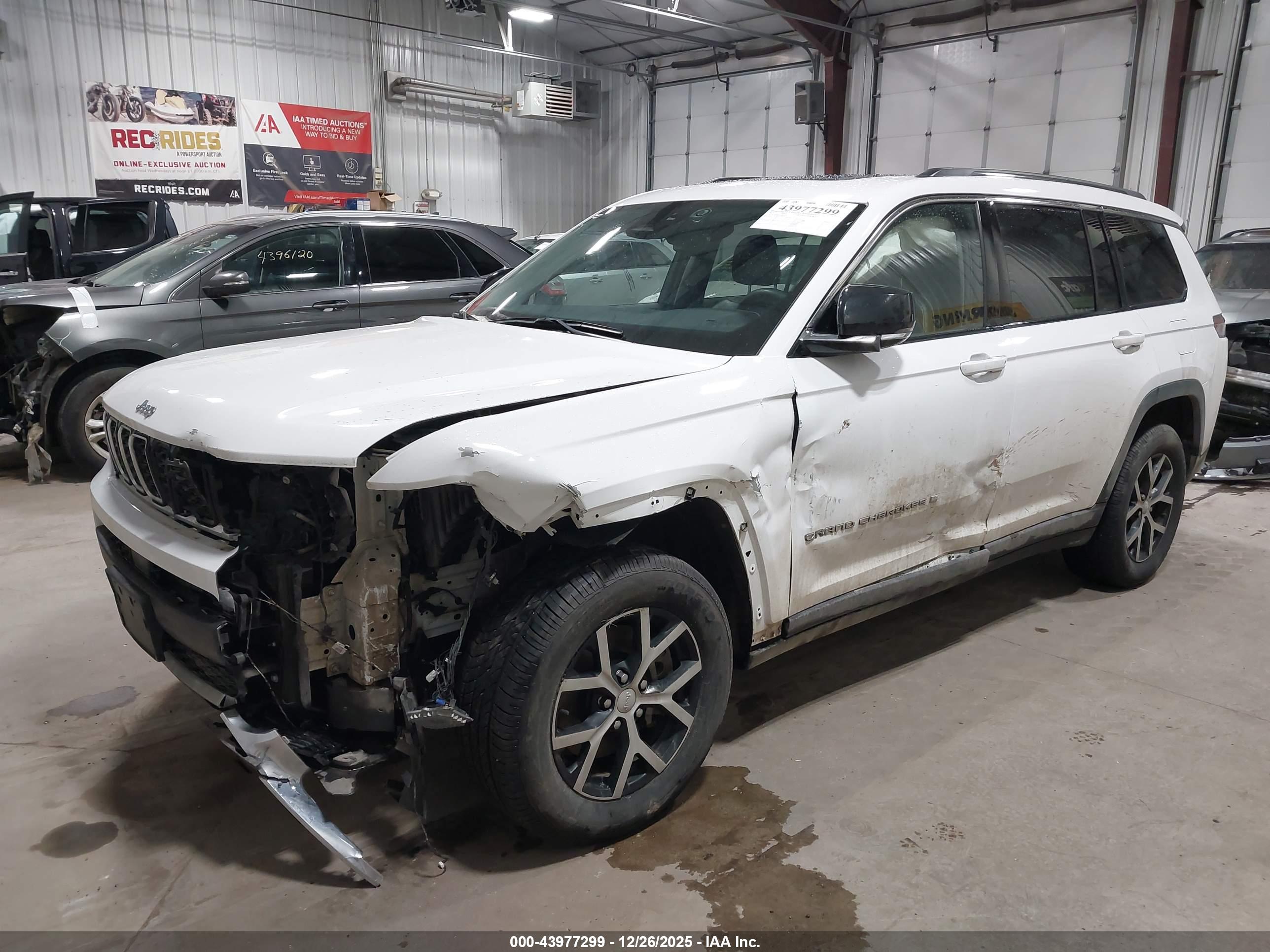 JEEP GRAND image 2