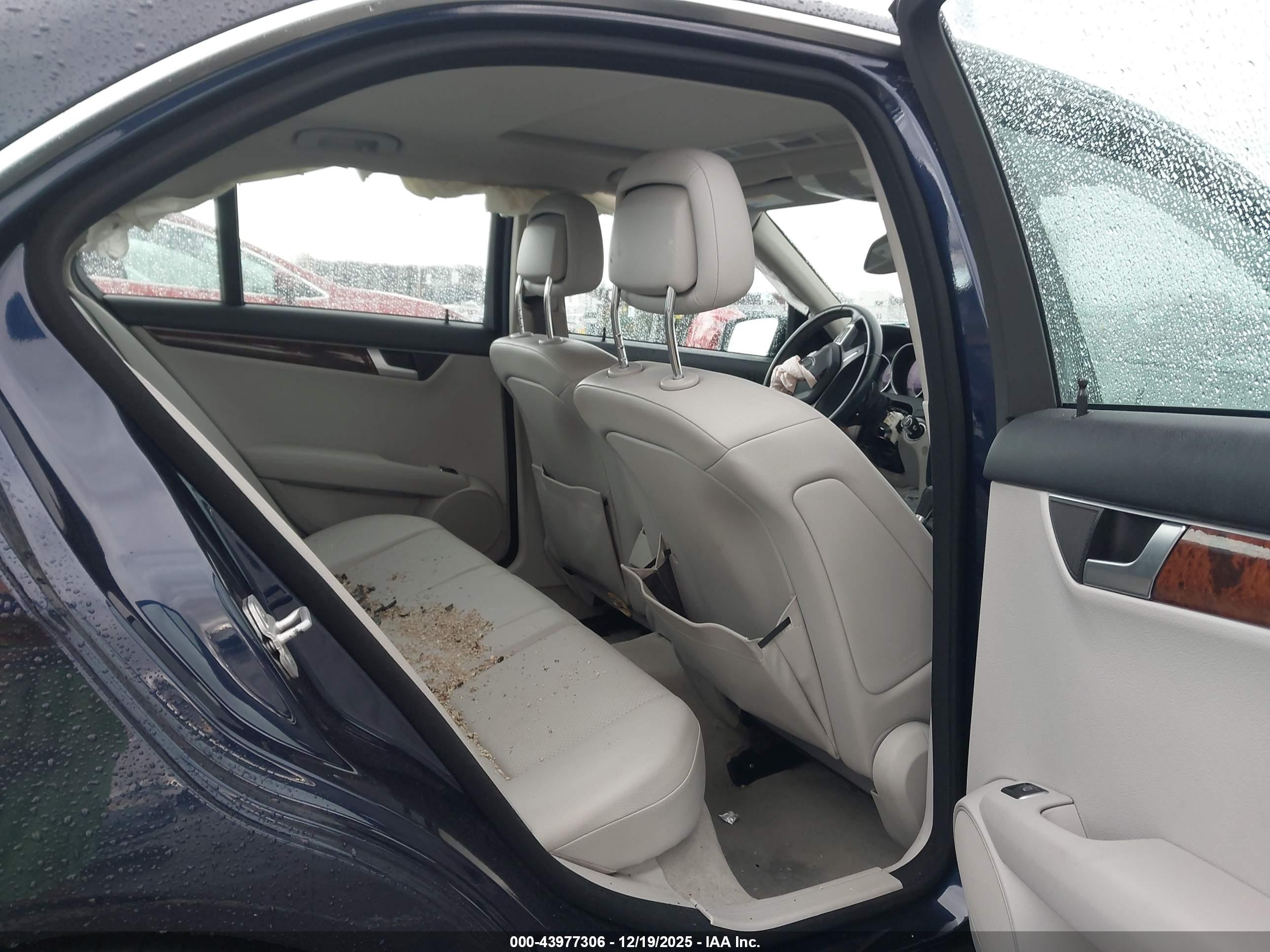 MERCEDES-BENZ C image 8