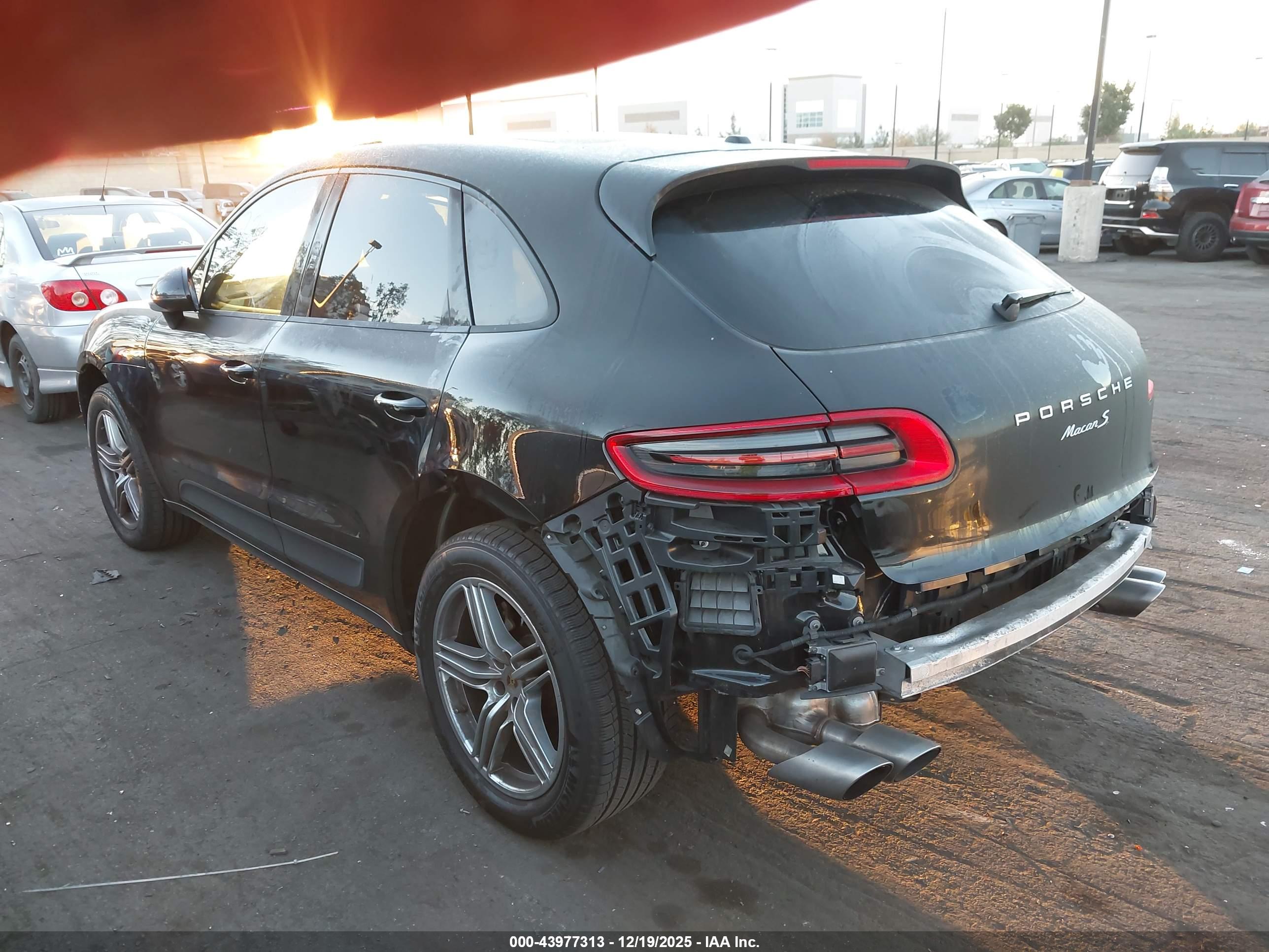 PORSCHE MACAN image 3