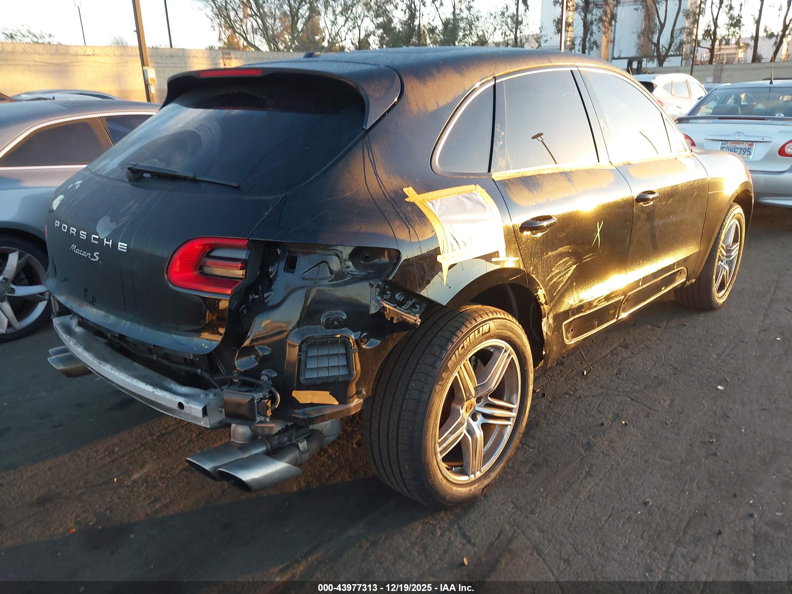 PORSCHE MACAN image 4