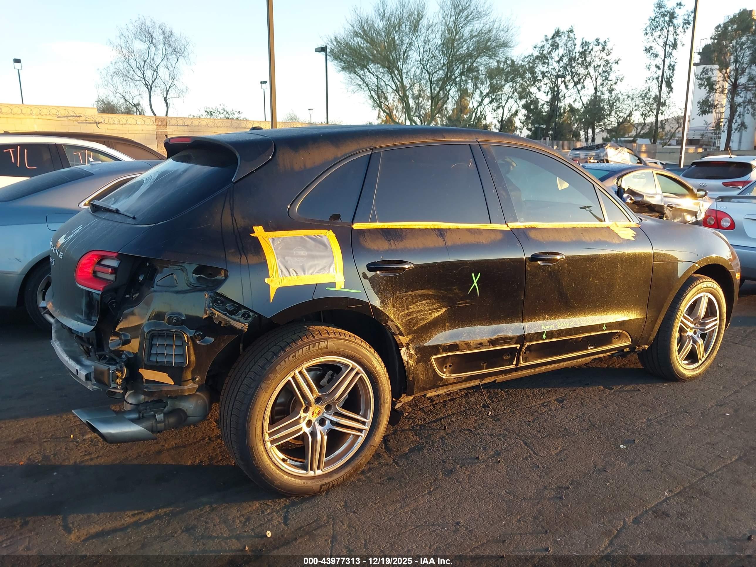 PORSCHE MACAN image 6