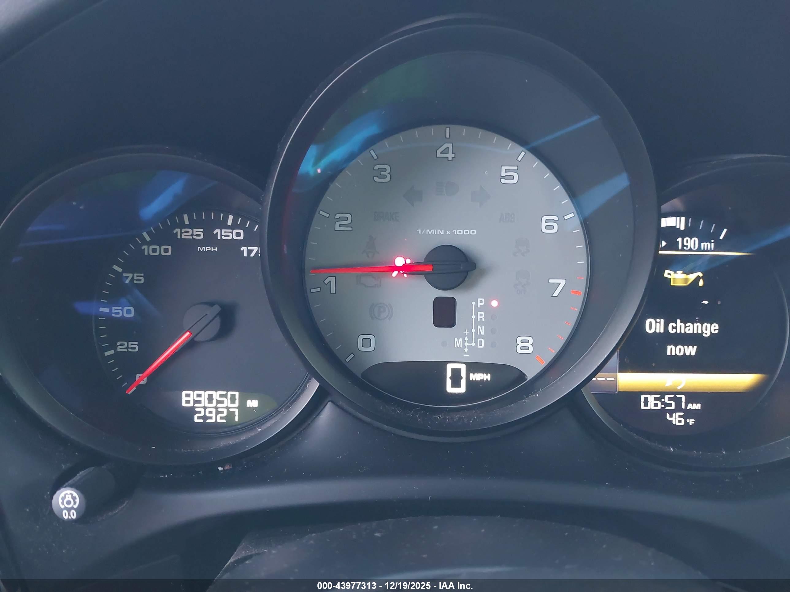 PORSCHE MACAN image 7