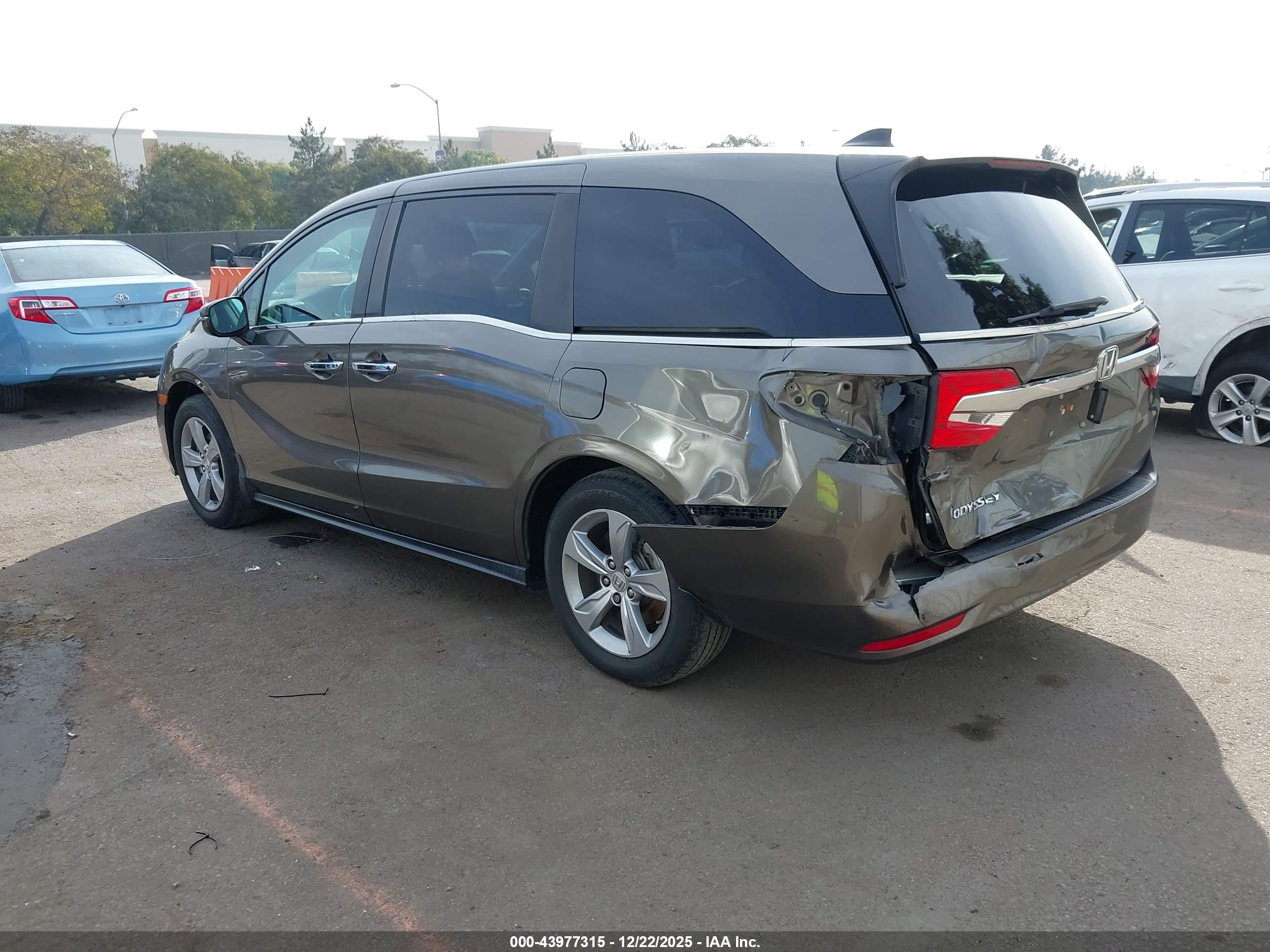 HONDA ODYSSEY image 3