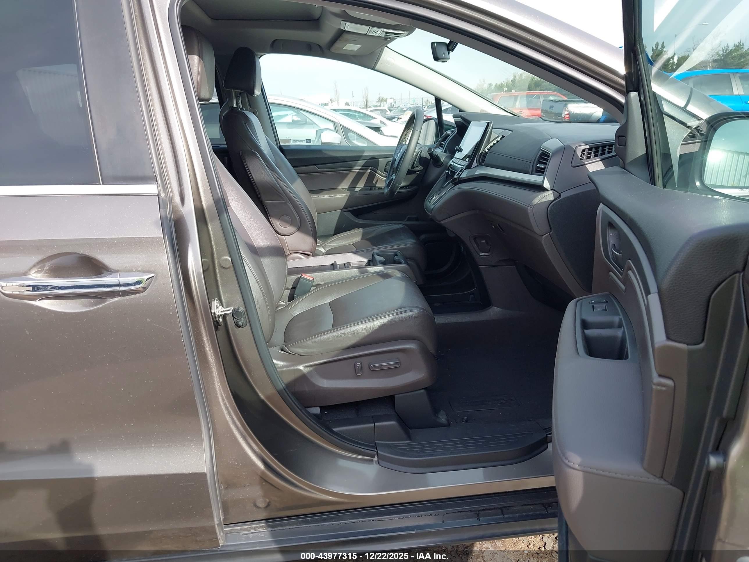 HONDA ODYSSEY image 5