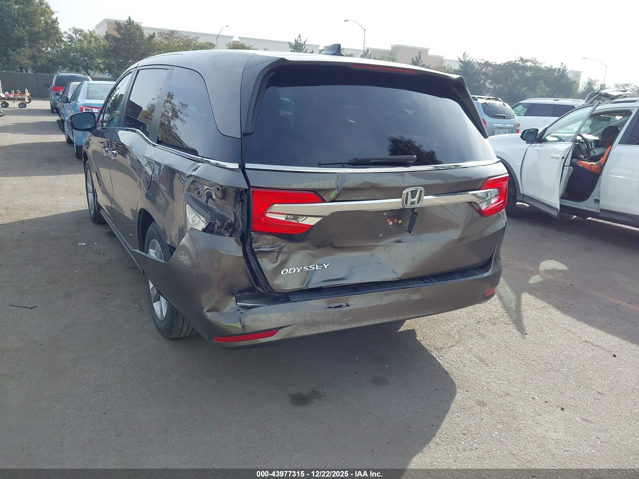 HONDA ODYSSEY image 6