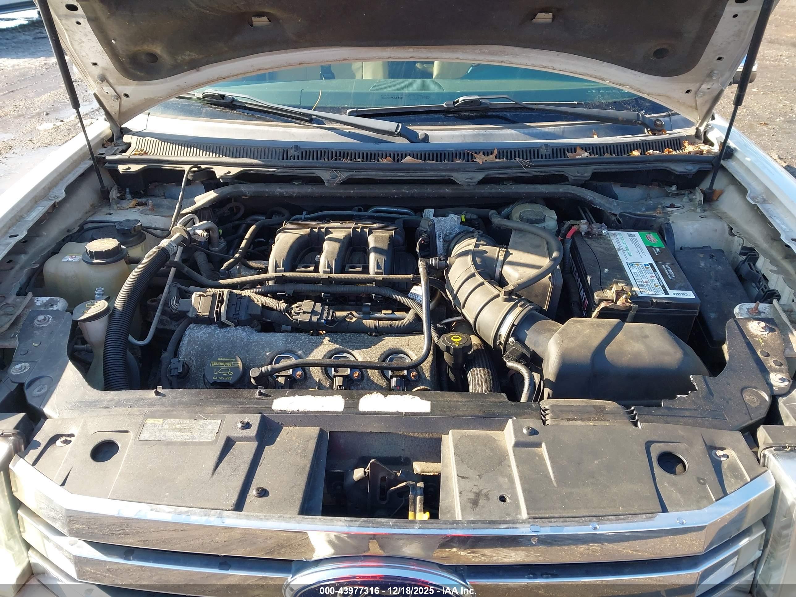 FORD FLEX image 10