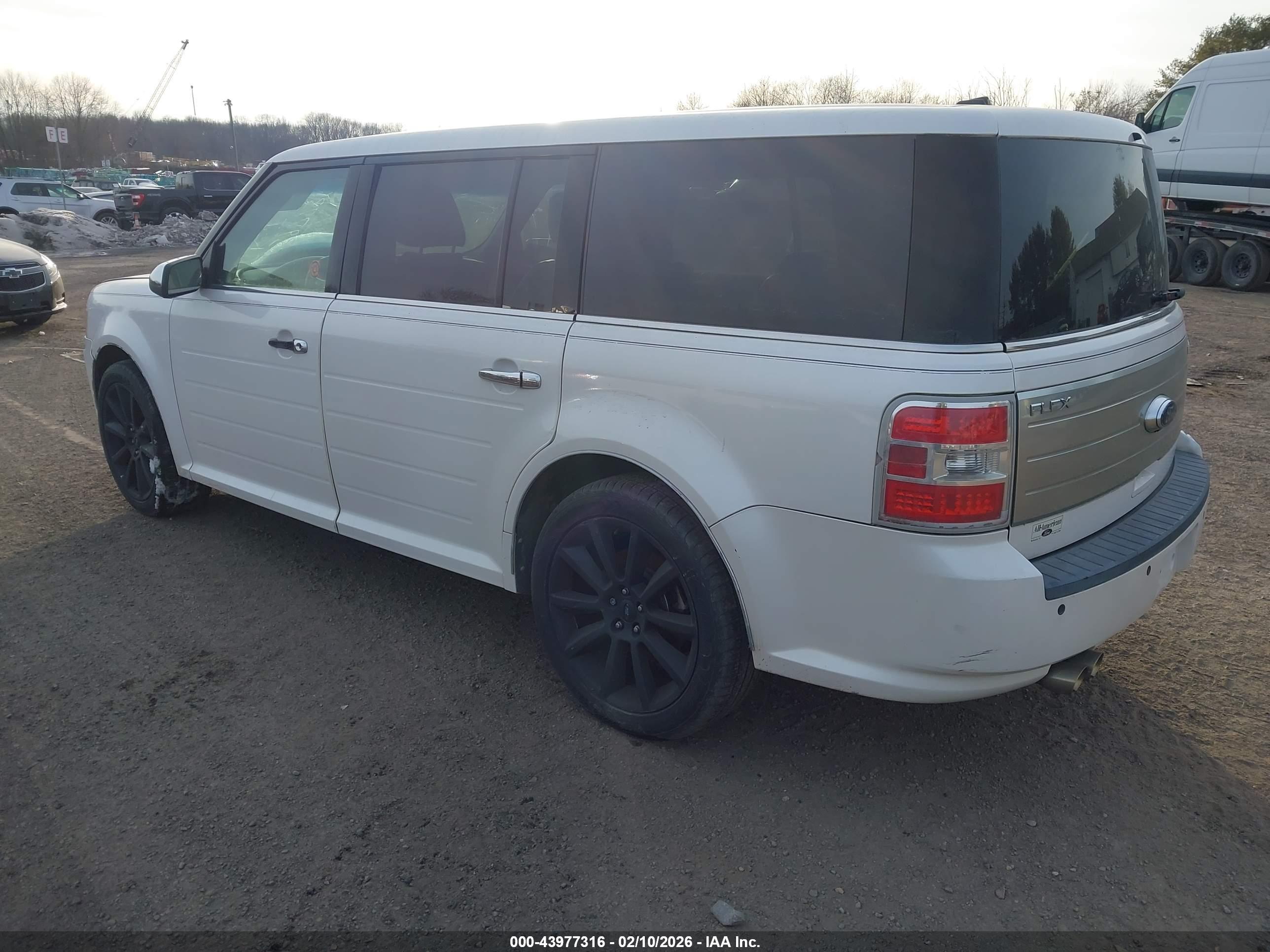 FORD FLEX image 3