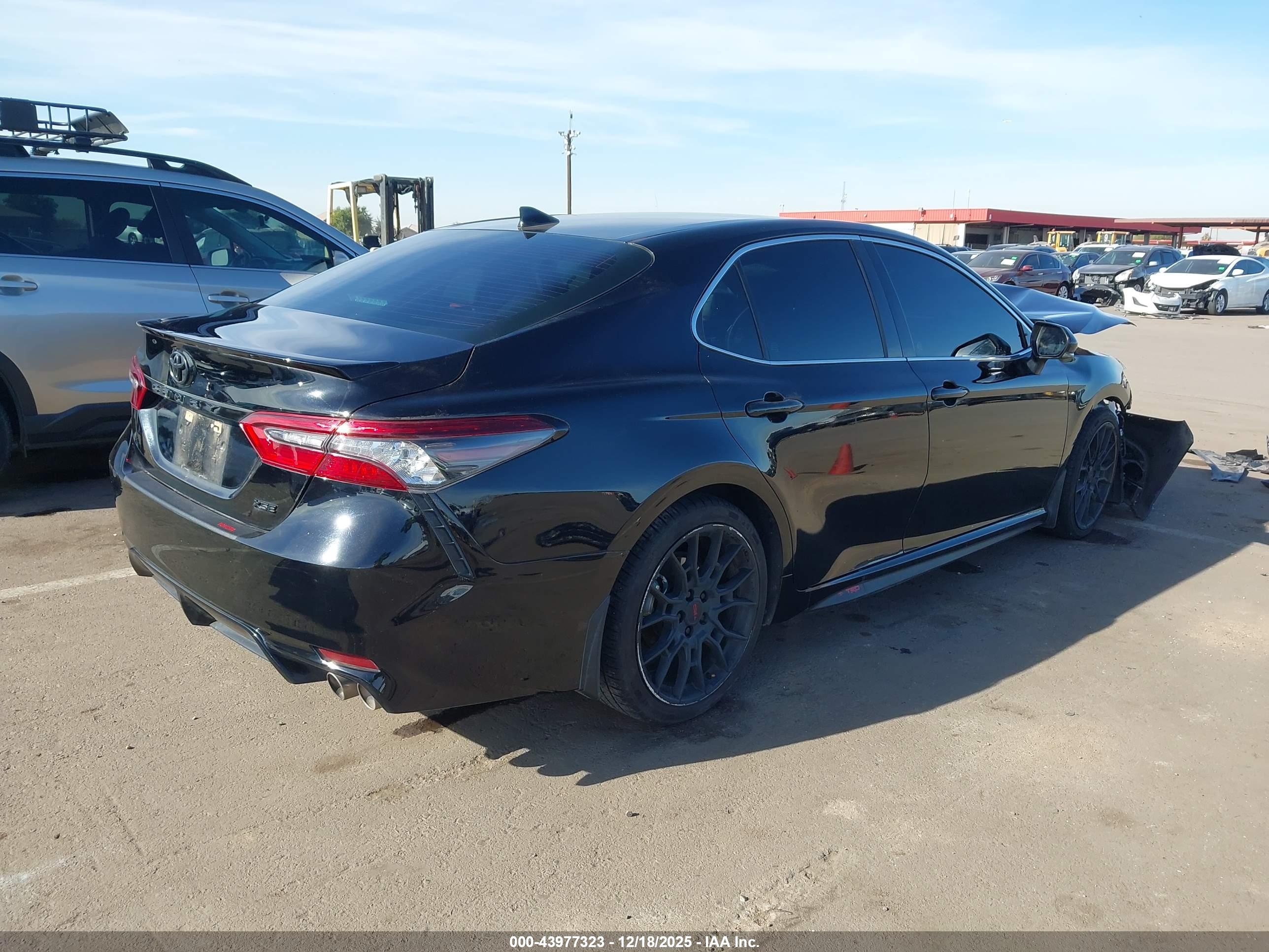 TOYOTA CAMRY image 4