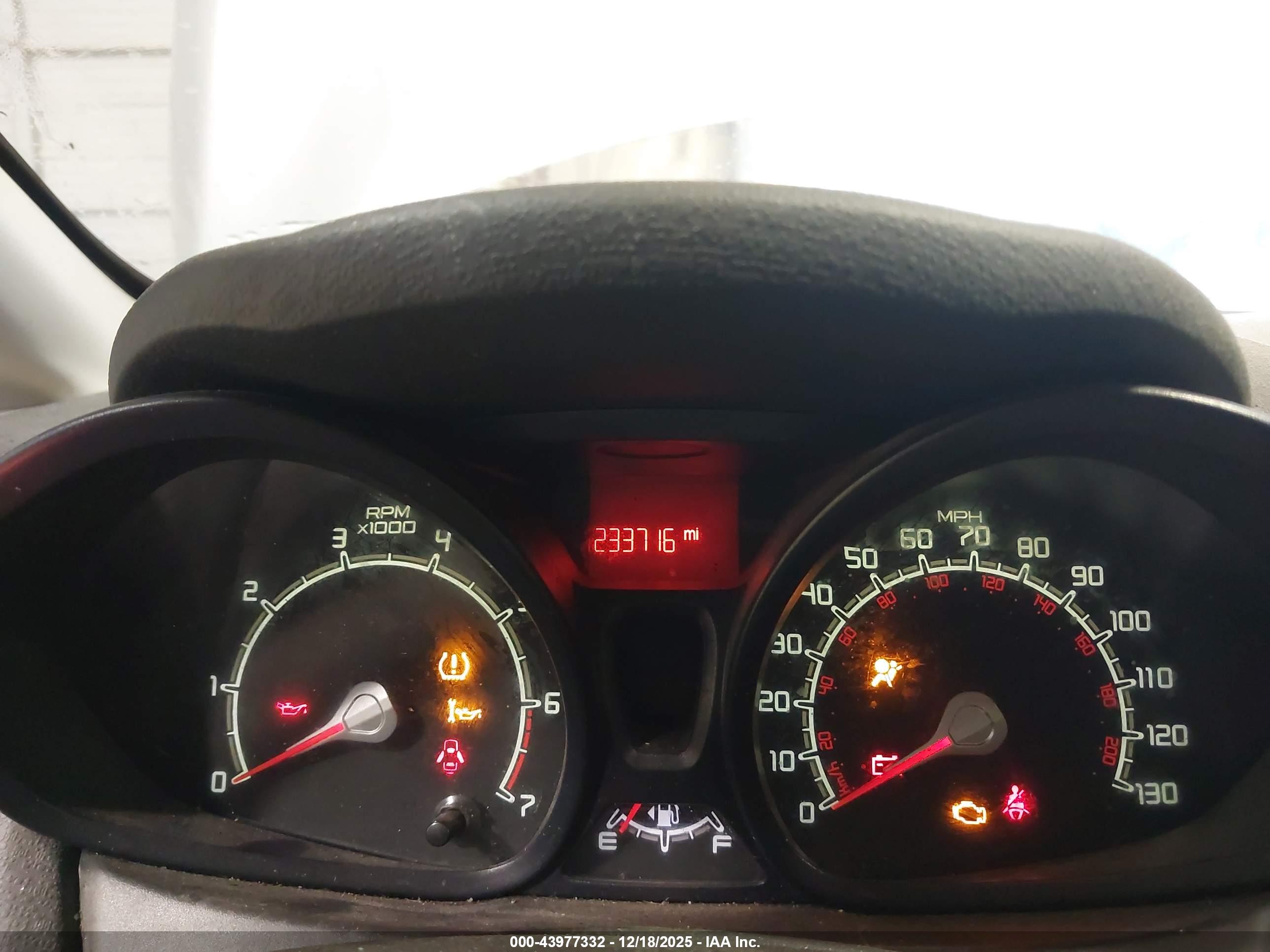 FORD FIESTA image 7