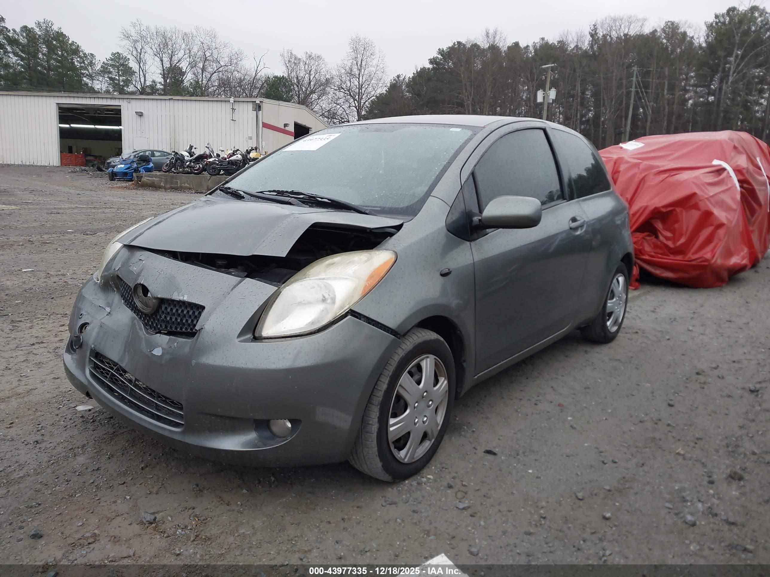TOYOTA YARIS image 2