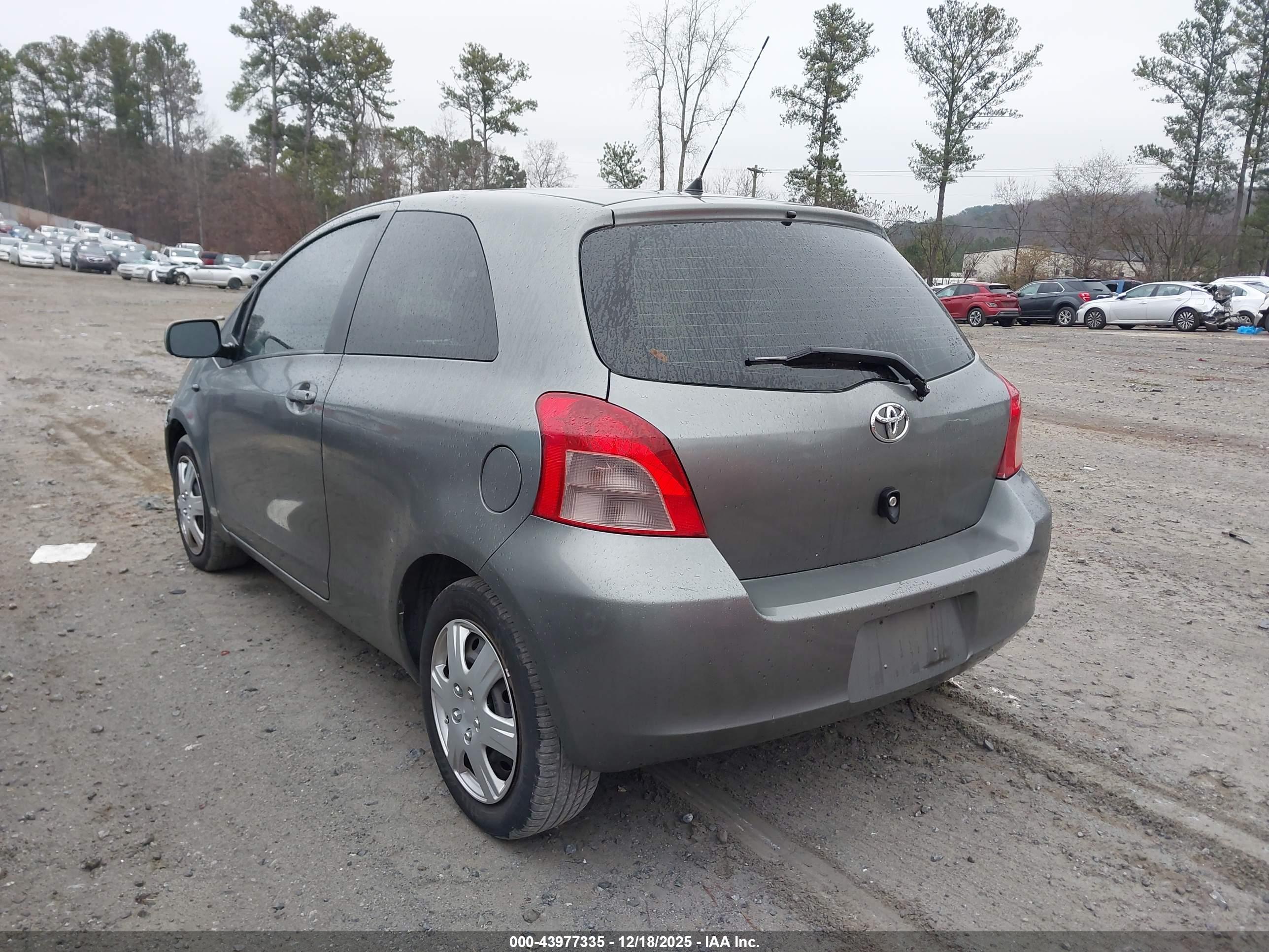 TOYOTA YARIS image 3