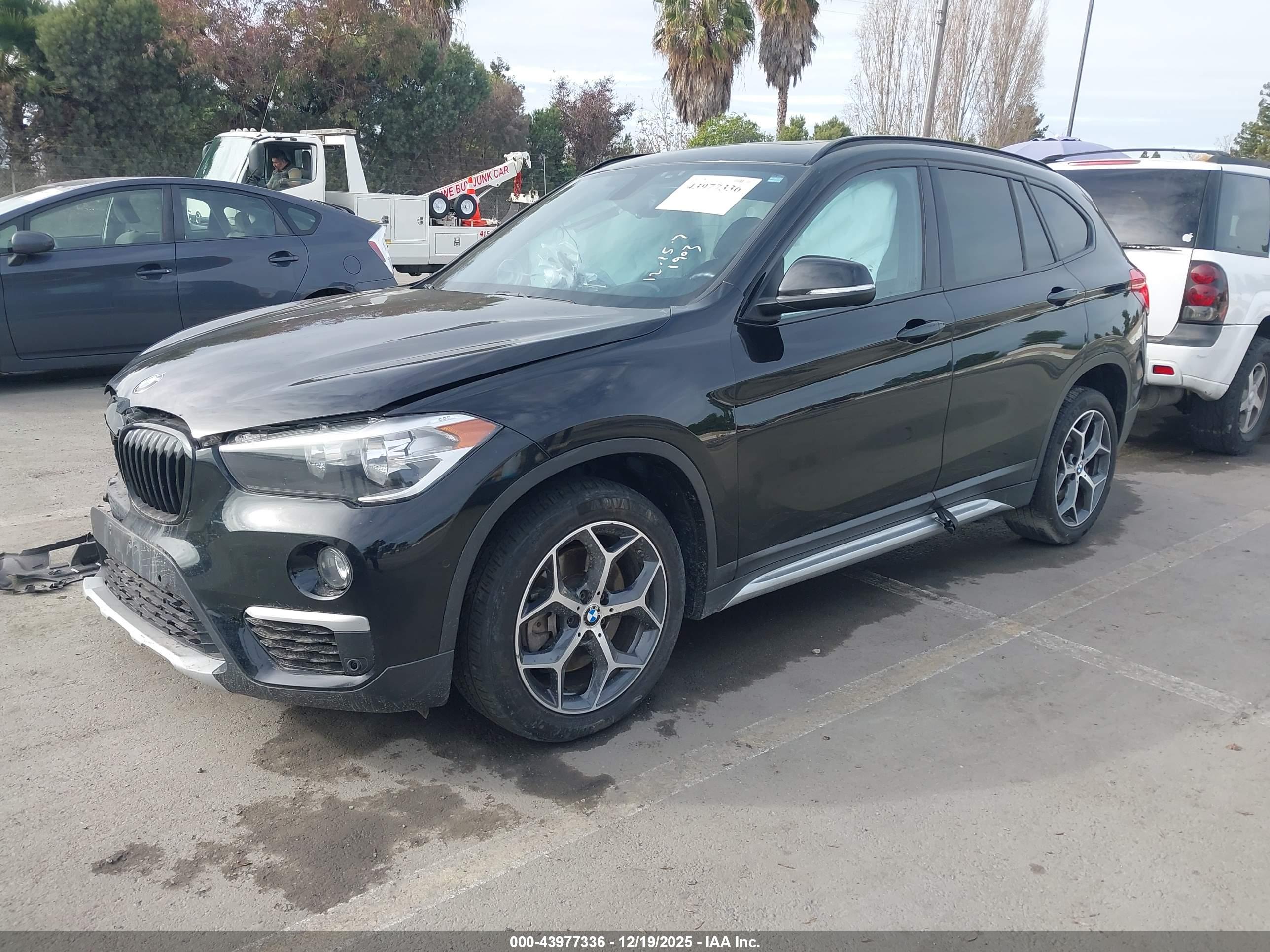 BMW X1 image 2