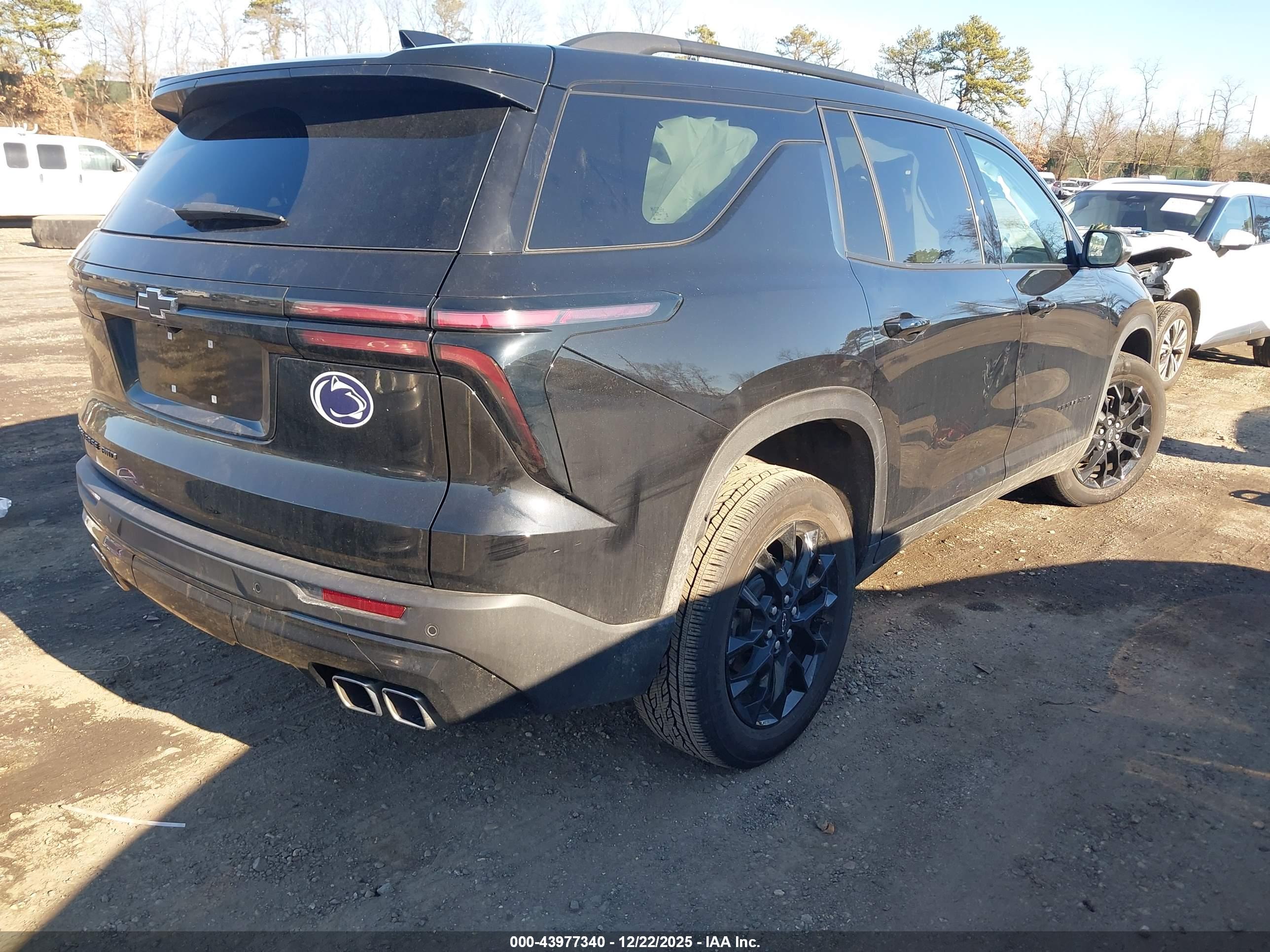 CHEVROLET TRAVERSE image 4
