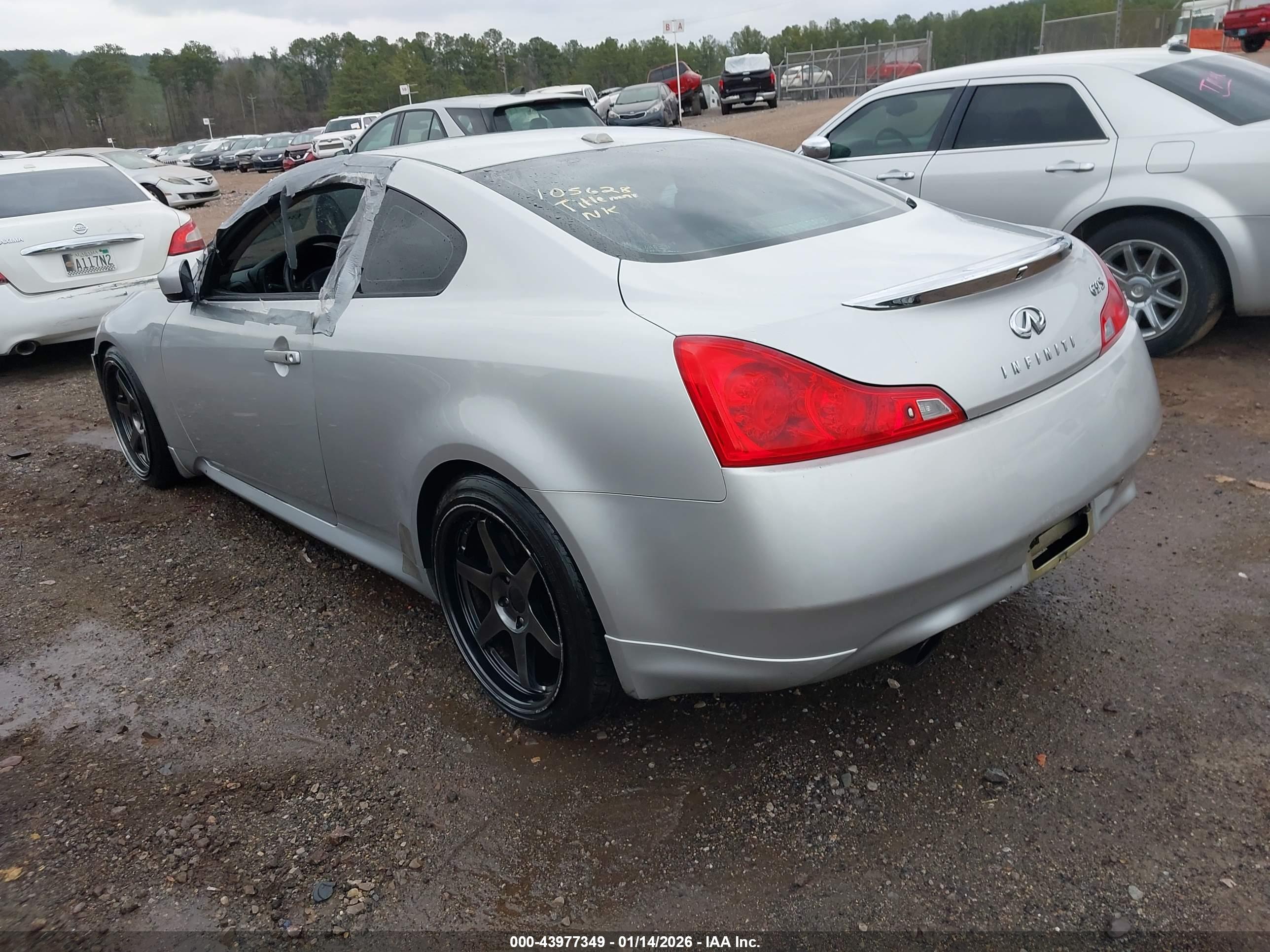 INFINITI G37 image 3