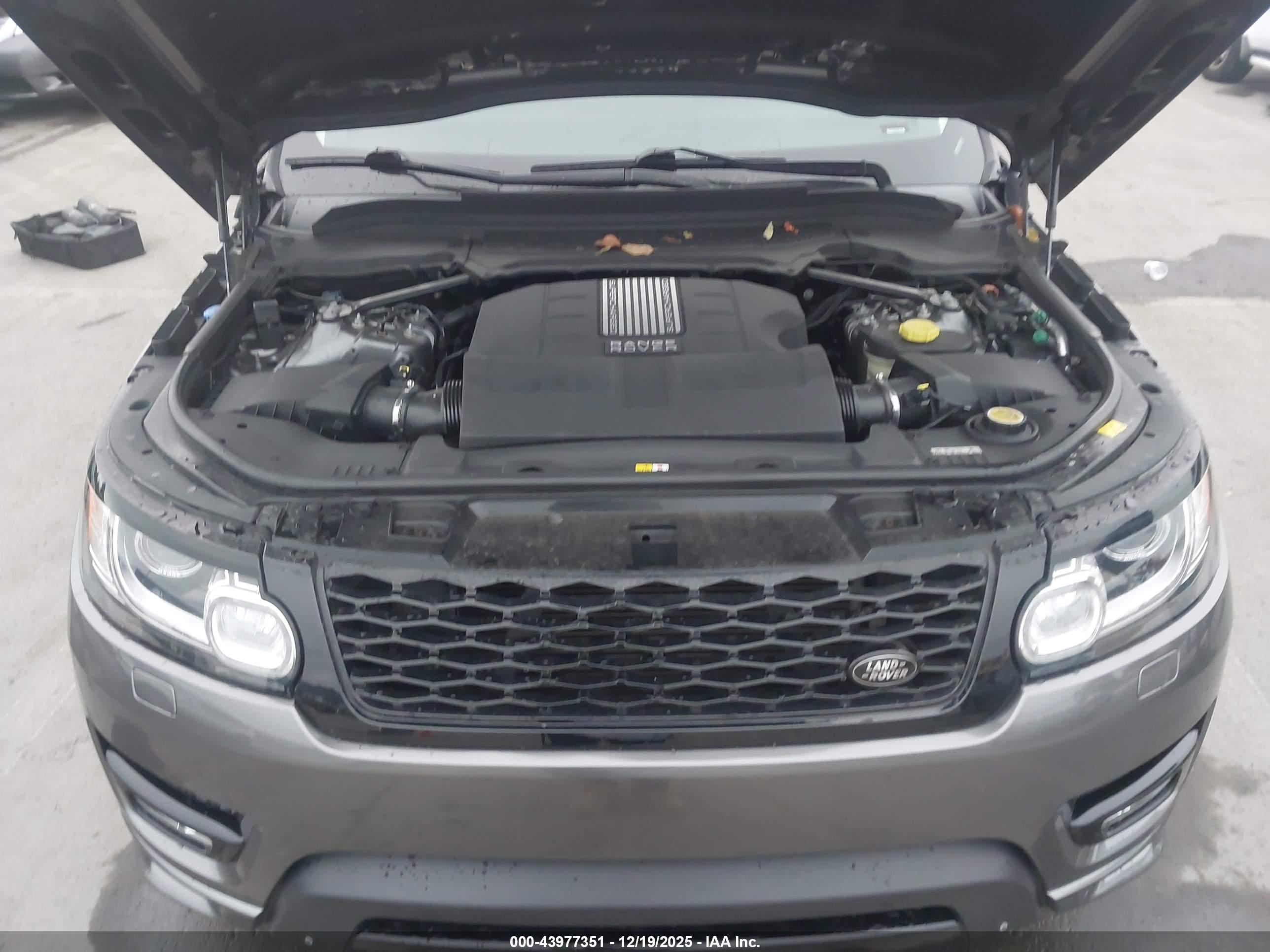 LAND ROVER image 10