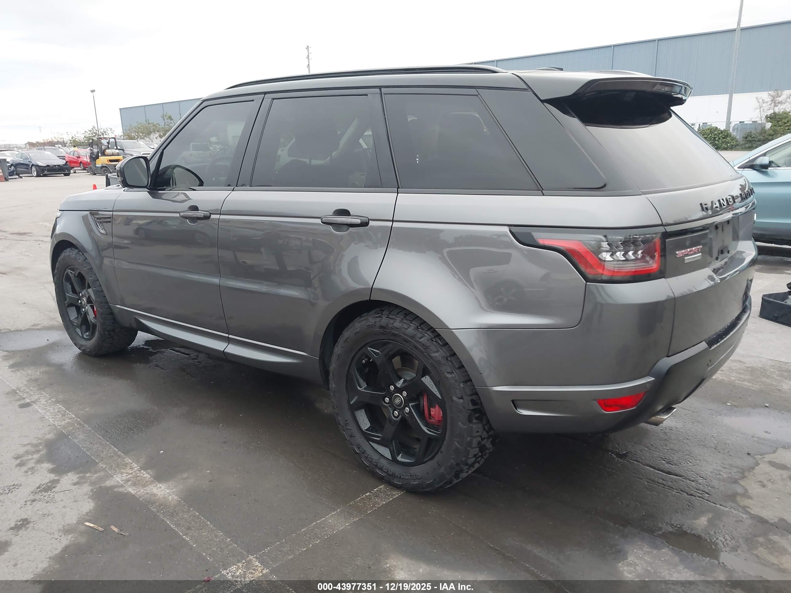 LAND ROVER image 3