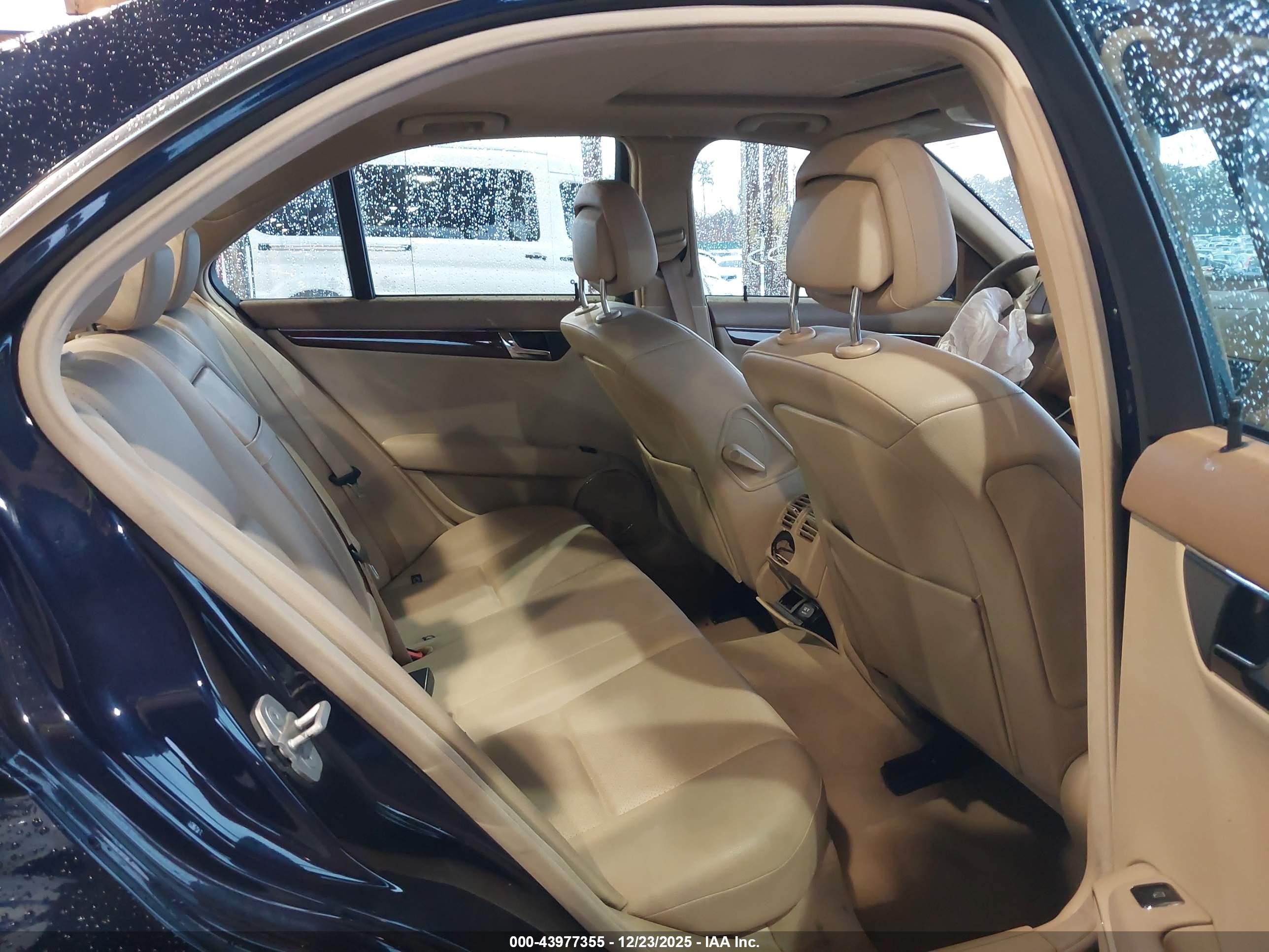 MERCEDES-BENZ C image 8