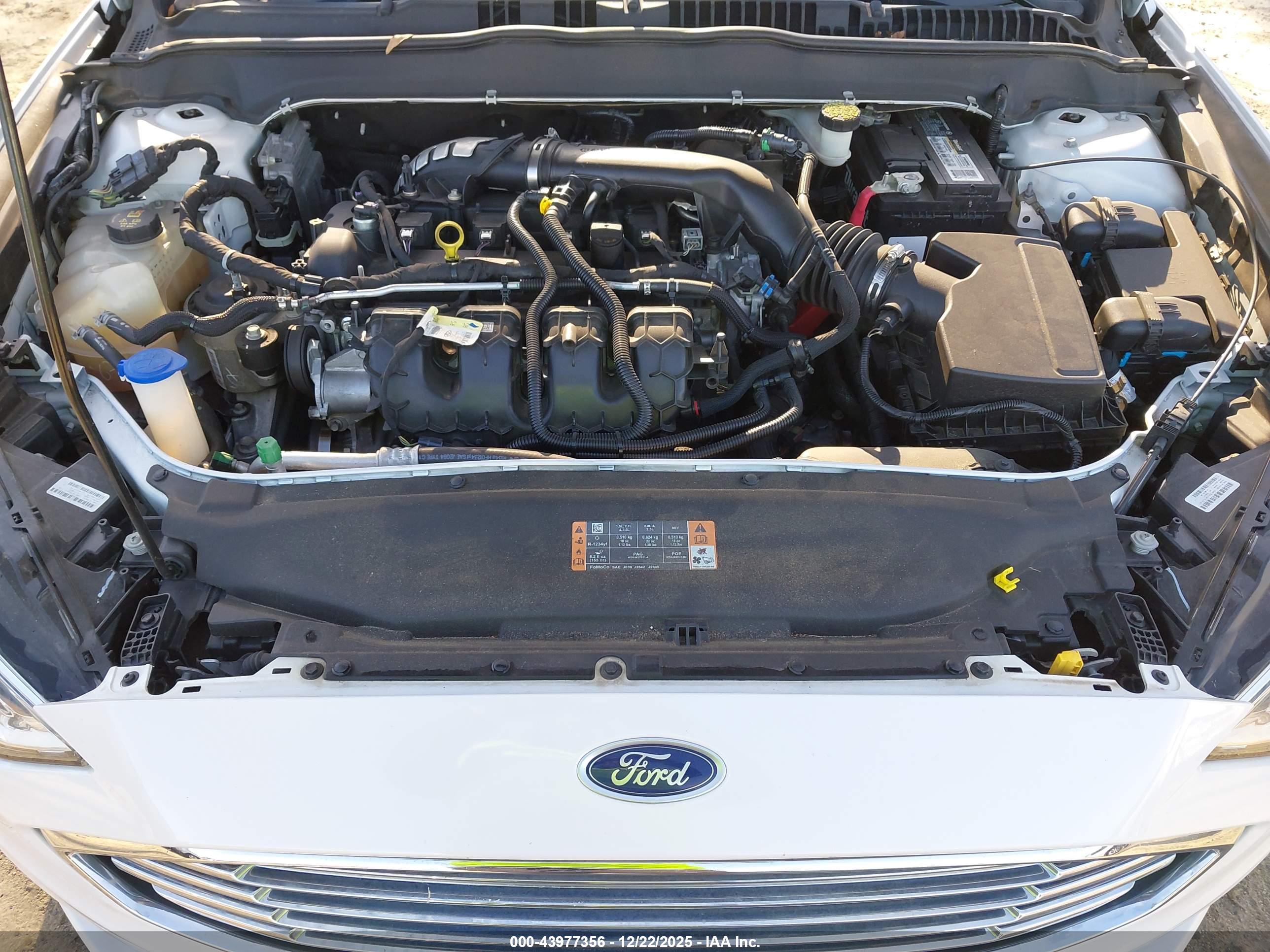 FORD FUSION image 10