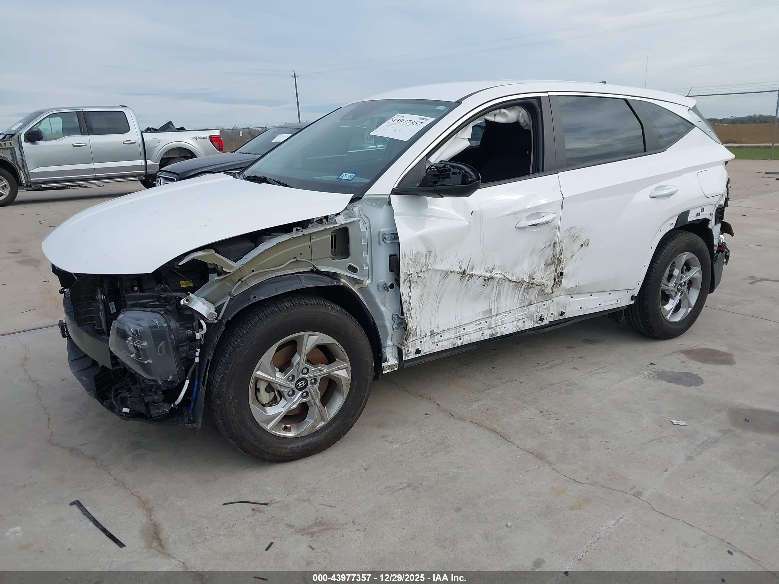 HYUNDAI TUCSON image 2