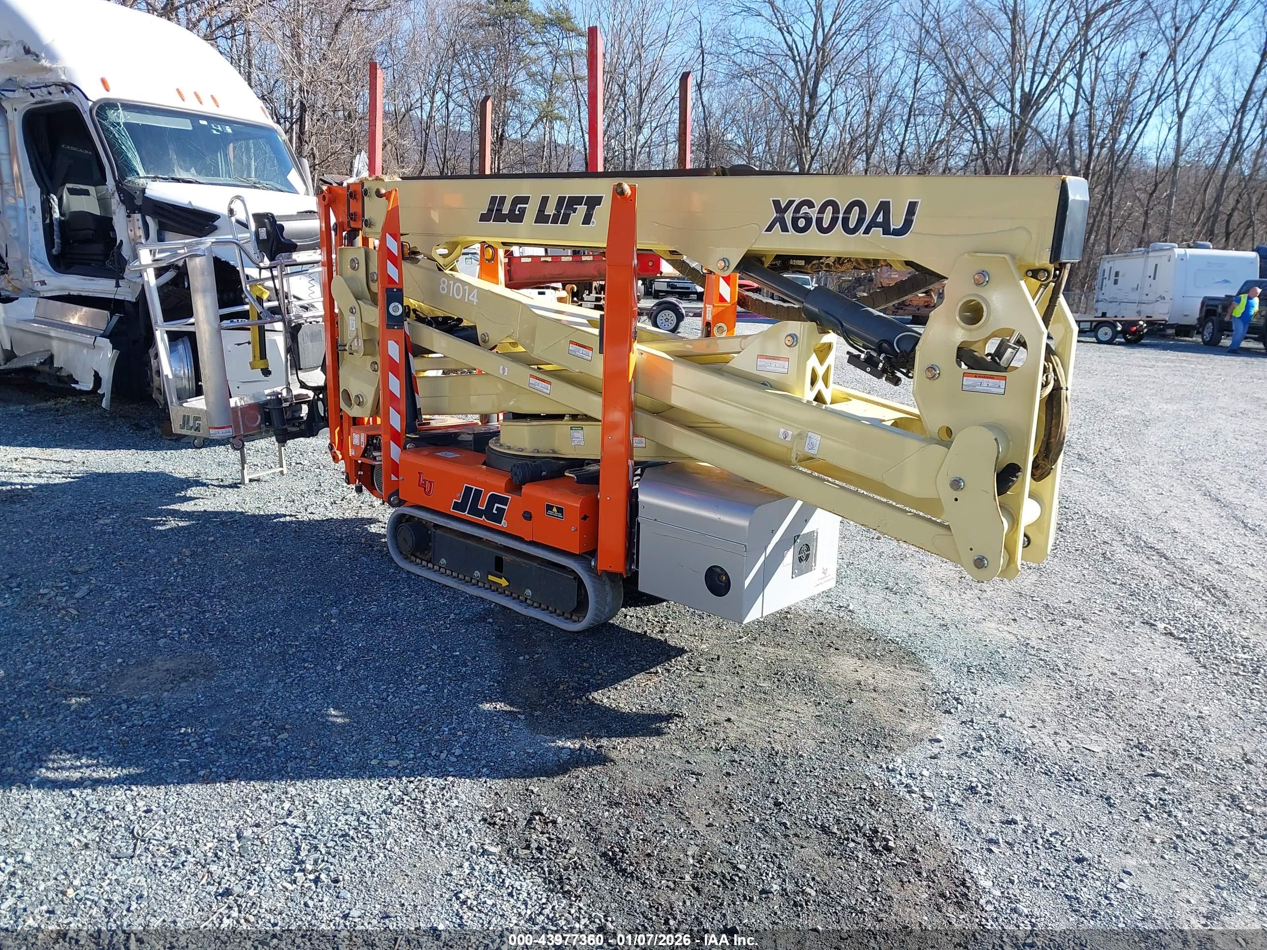 JLG X600AJ image 3