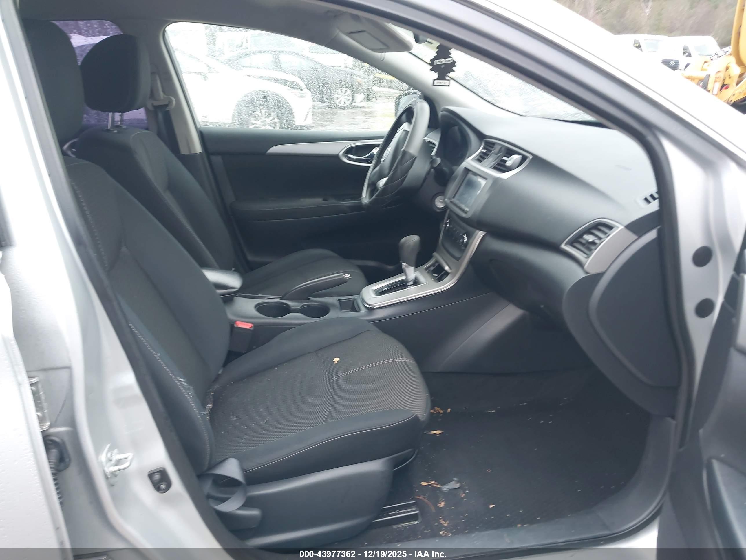NISSAN SENTRA image 5
