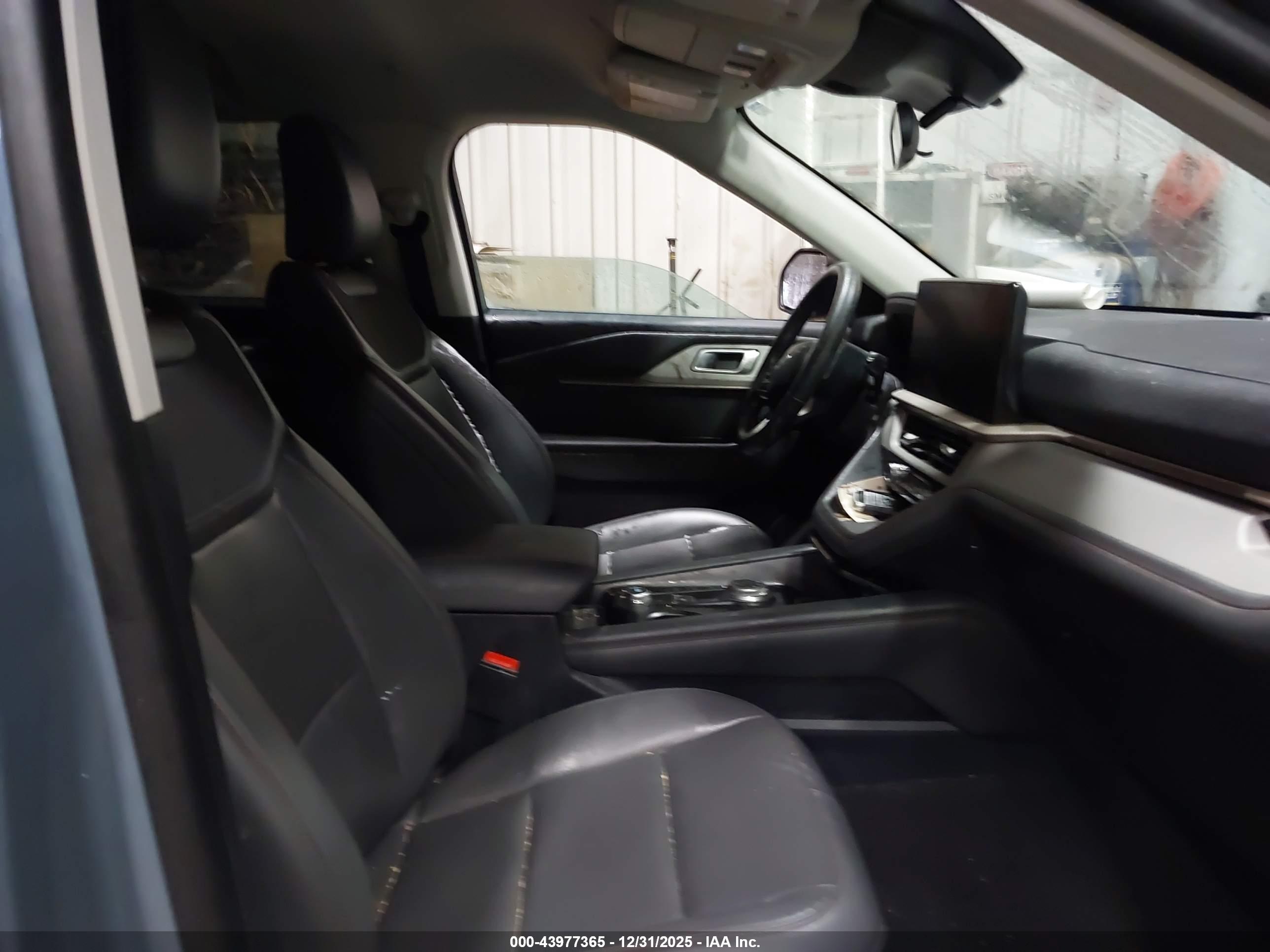 FORD EXPLORER image 5