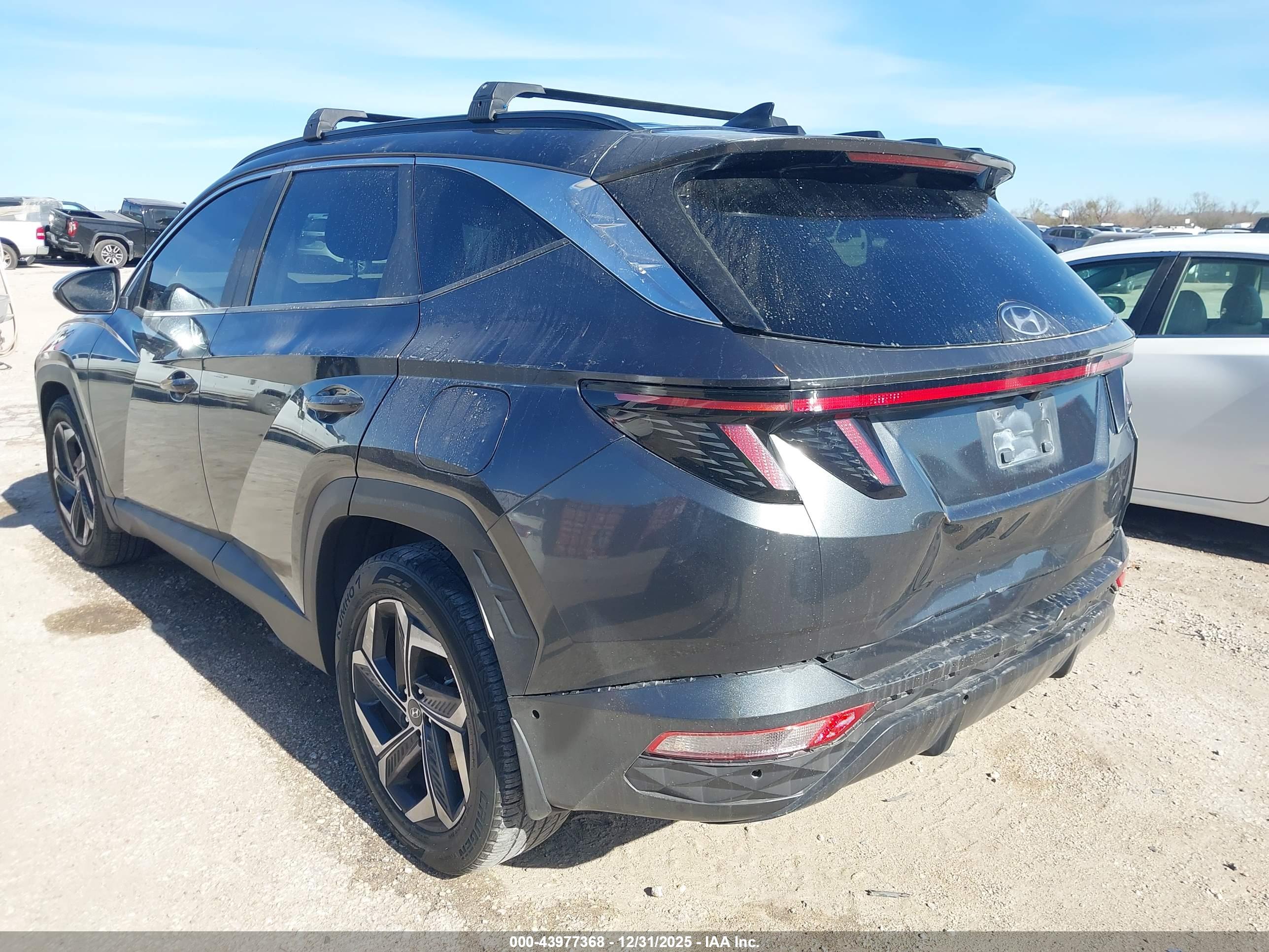 HYUNDAI TUCSON image 3