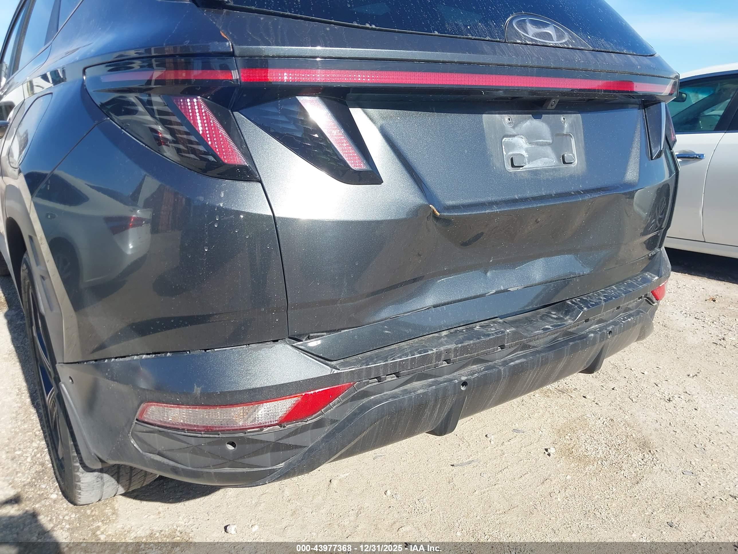 HYUNDAI TUCSON image 6