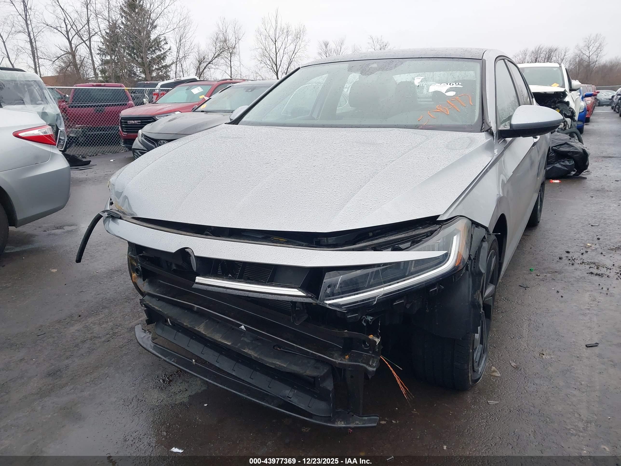 VOLKSWAGEN JETTA image 2