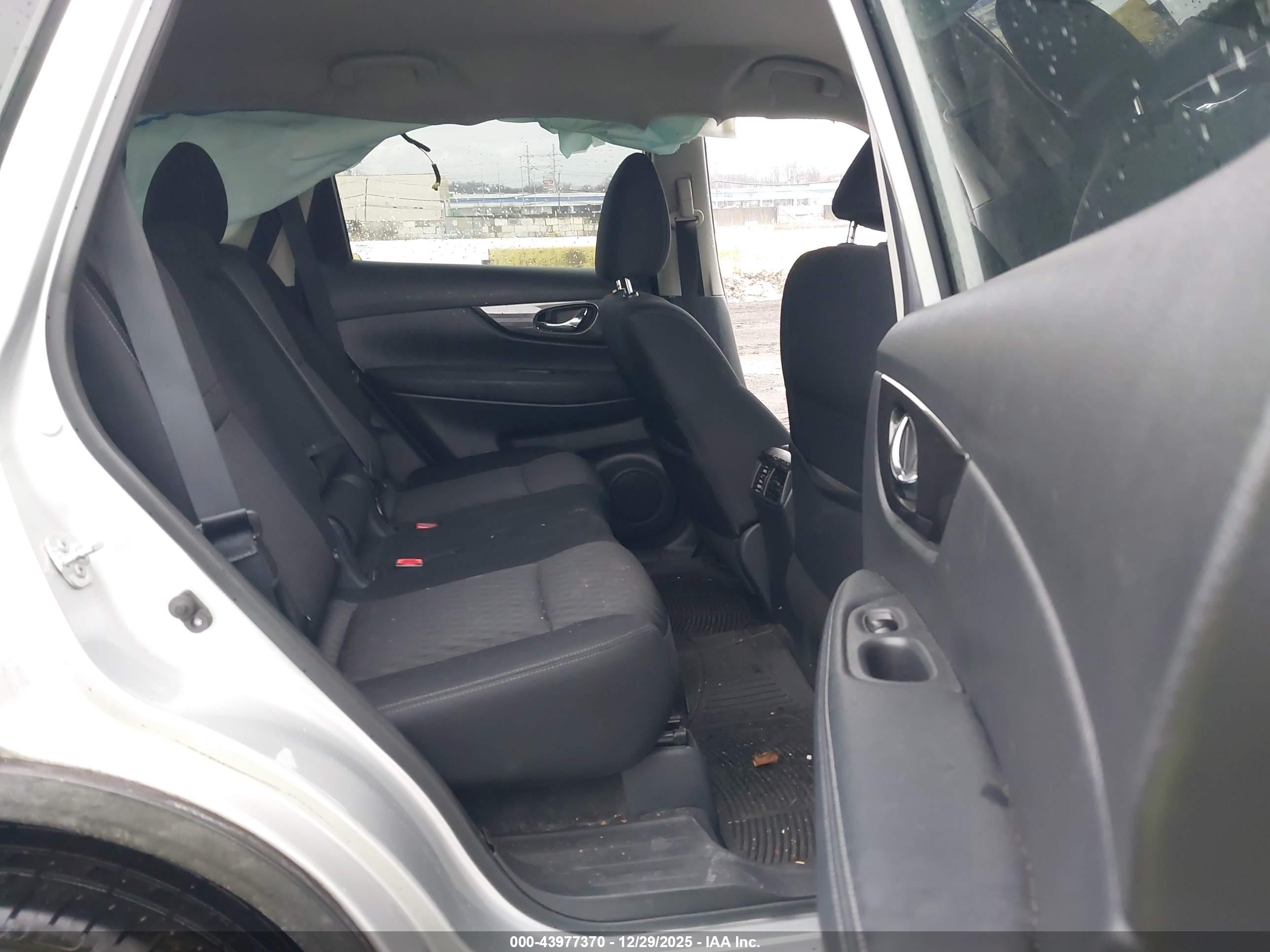NISSAN ROGUE image 8