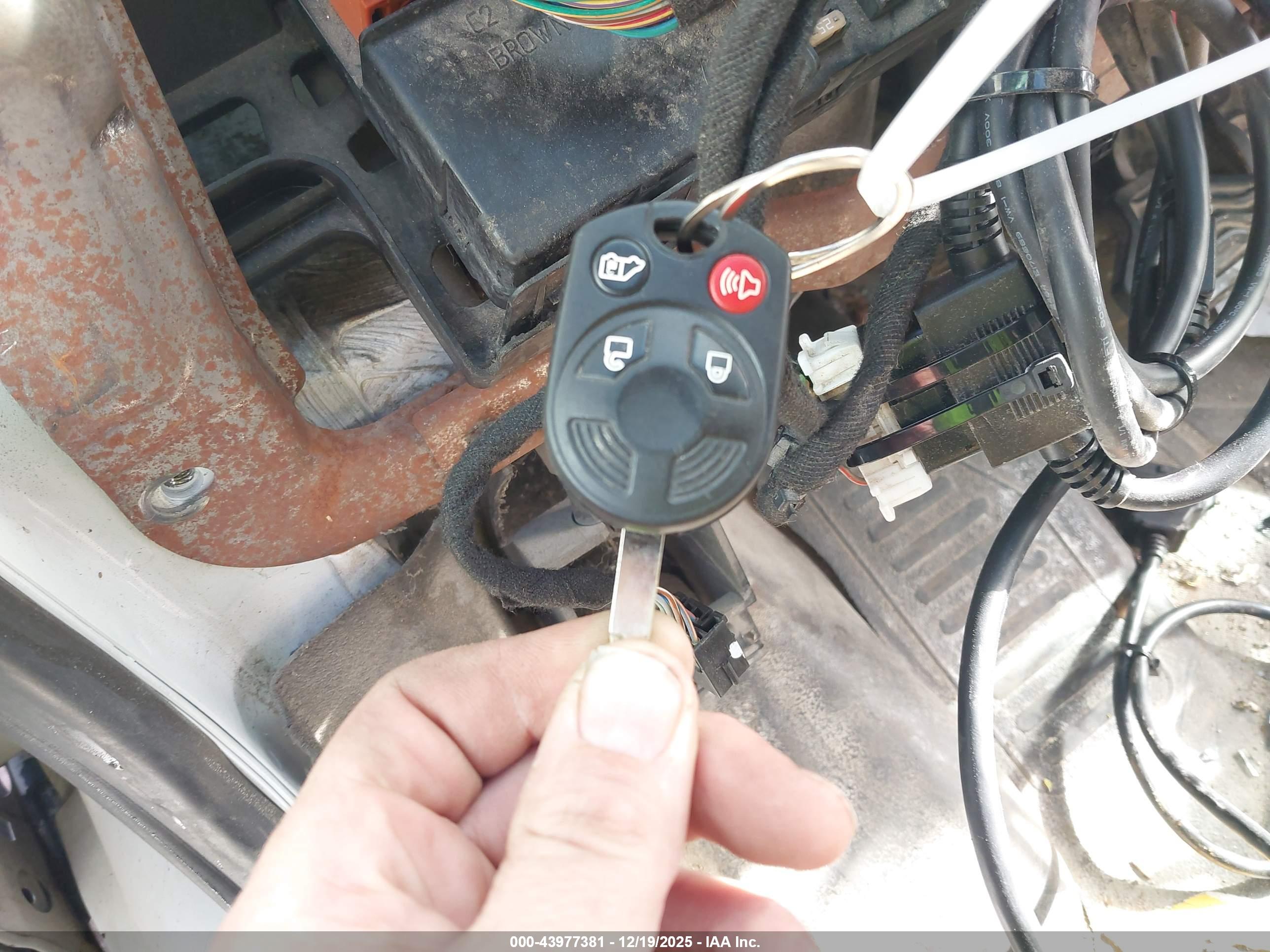 FORD TRANSIT-250 image 11