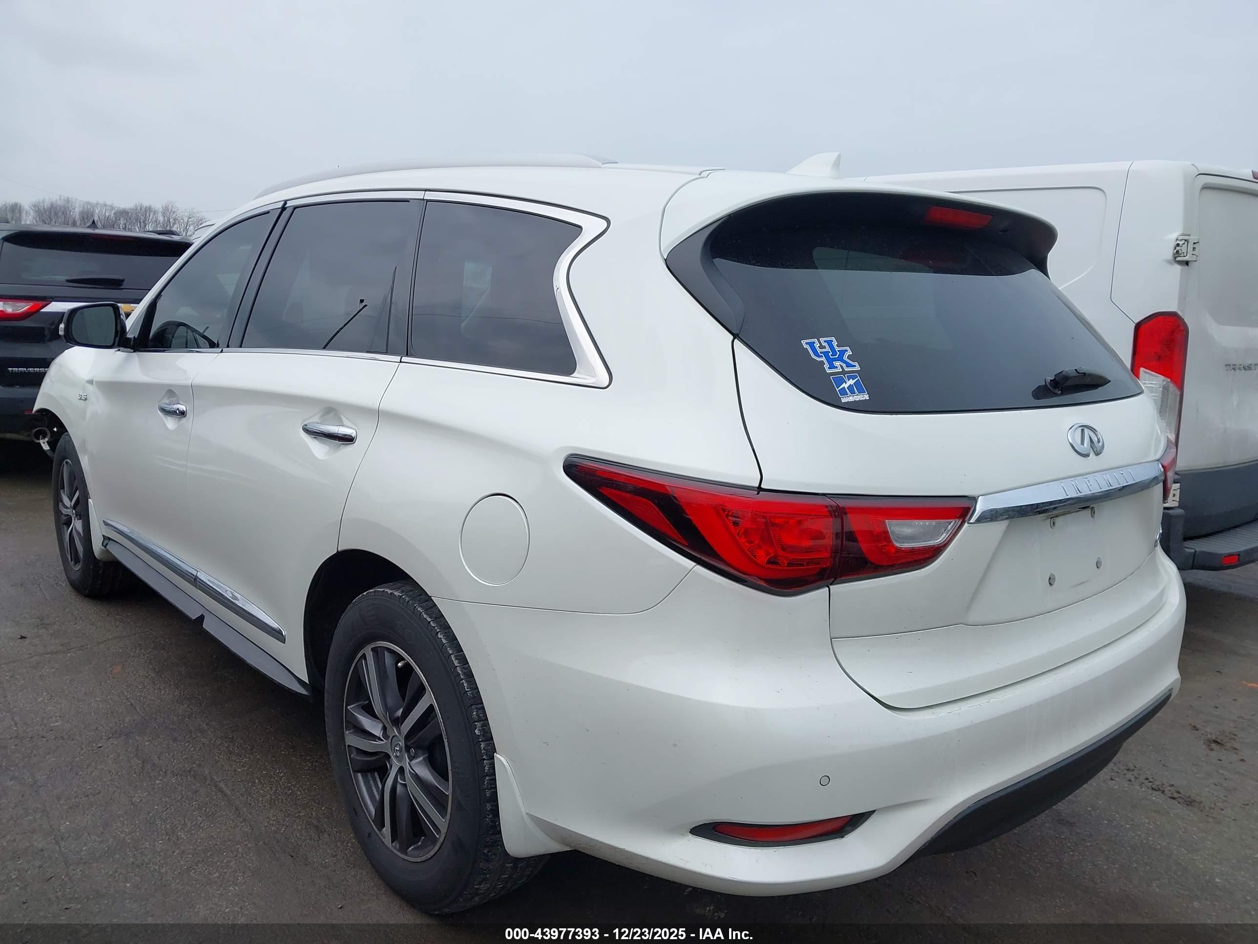 INFINITI QX60 image 3