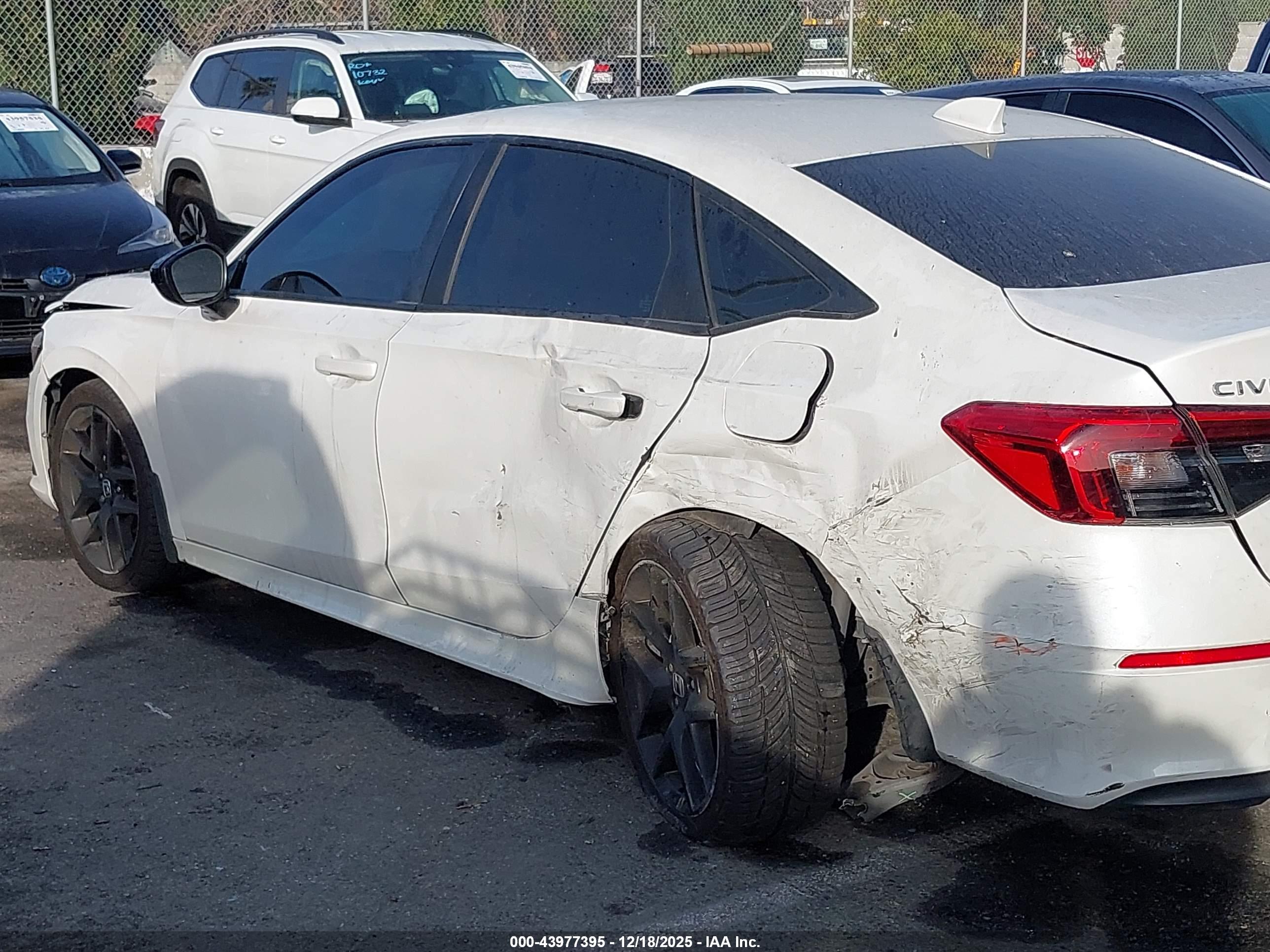 HONDA CIVIC image 6