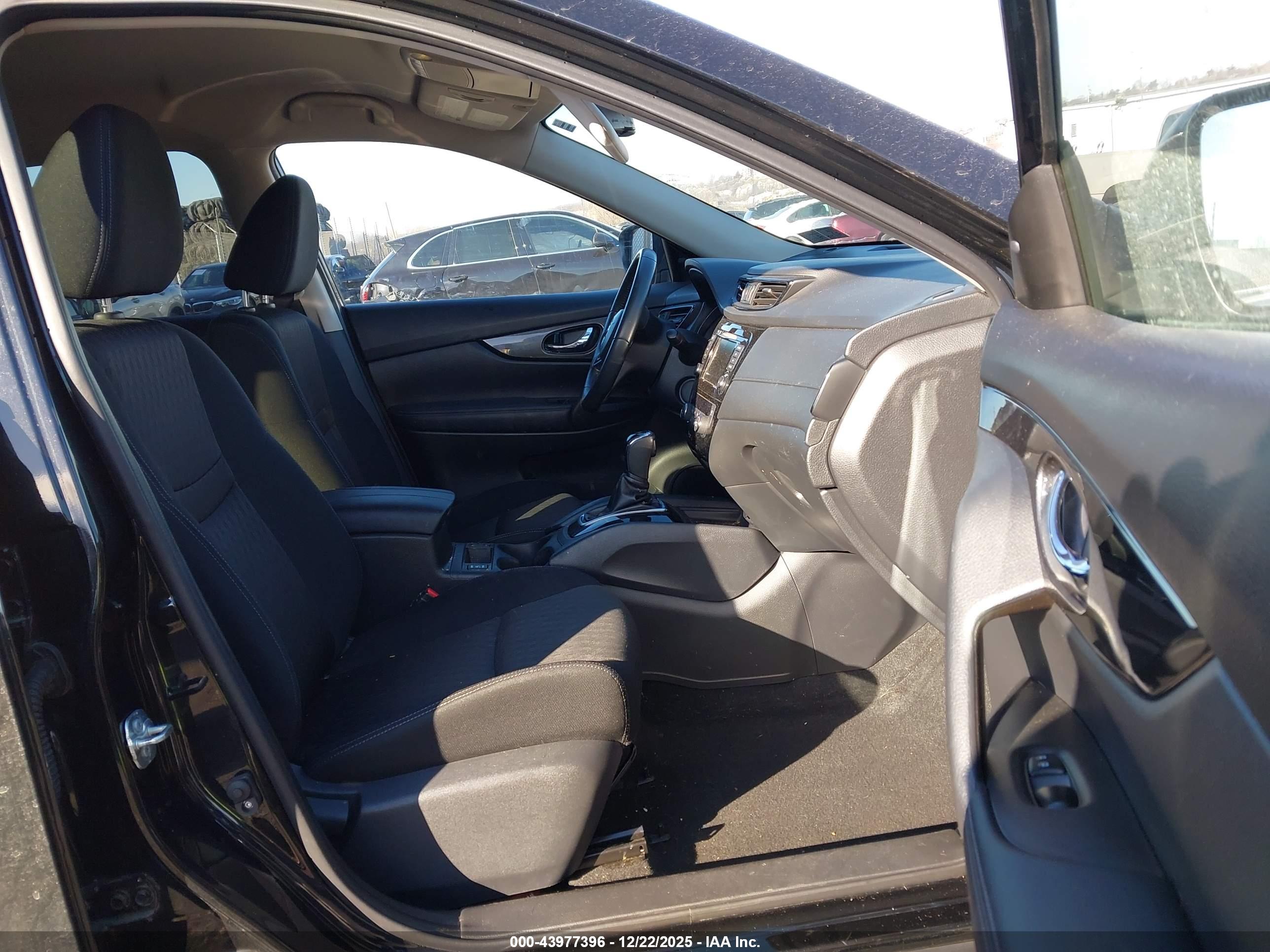 NISSAN ROGUE image 5