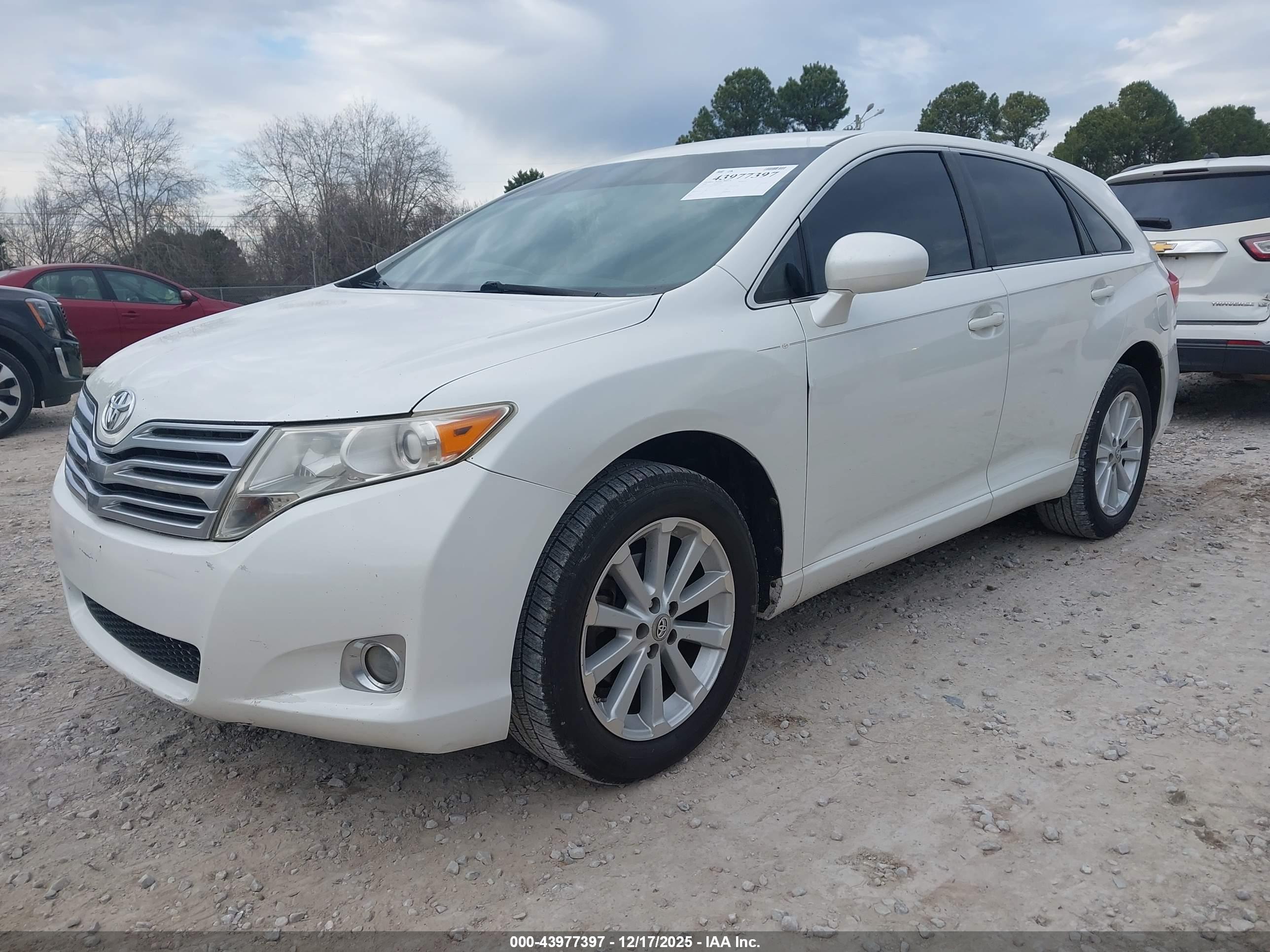 TOYOTA VENZA image 2