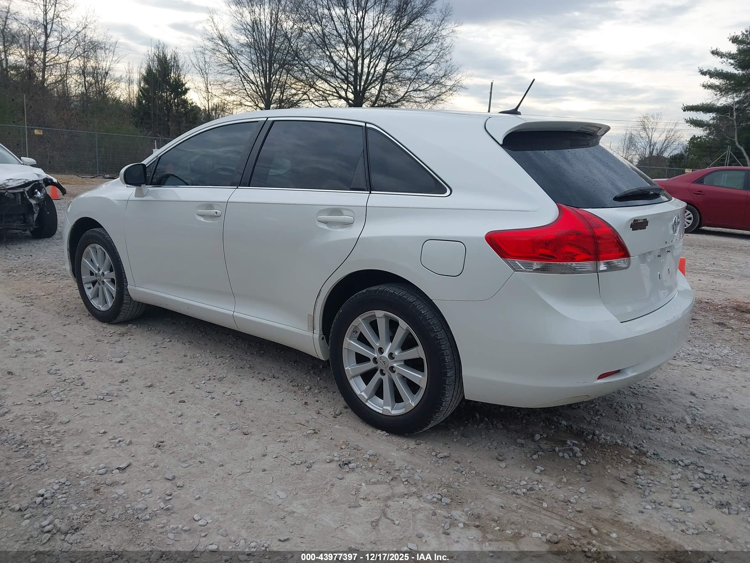 TOYOTA VENZA image 3