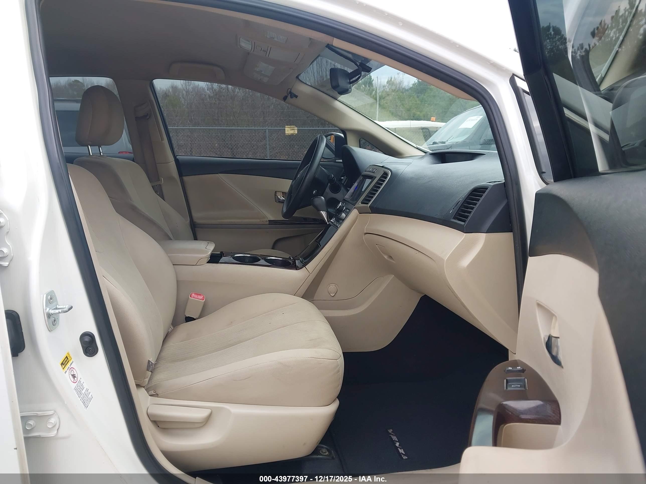 TOYOTA VENZA image 5