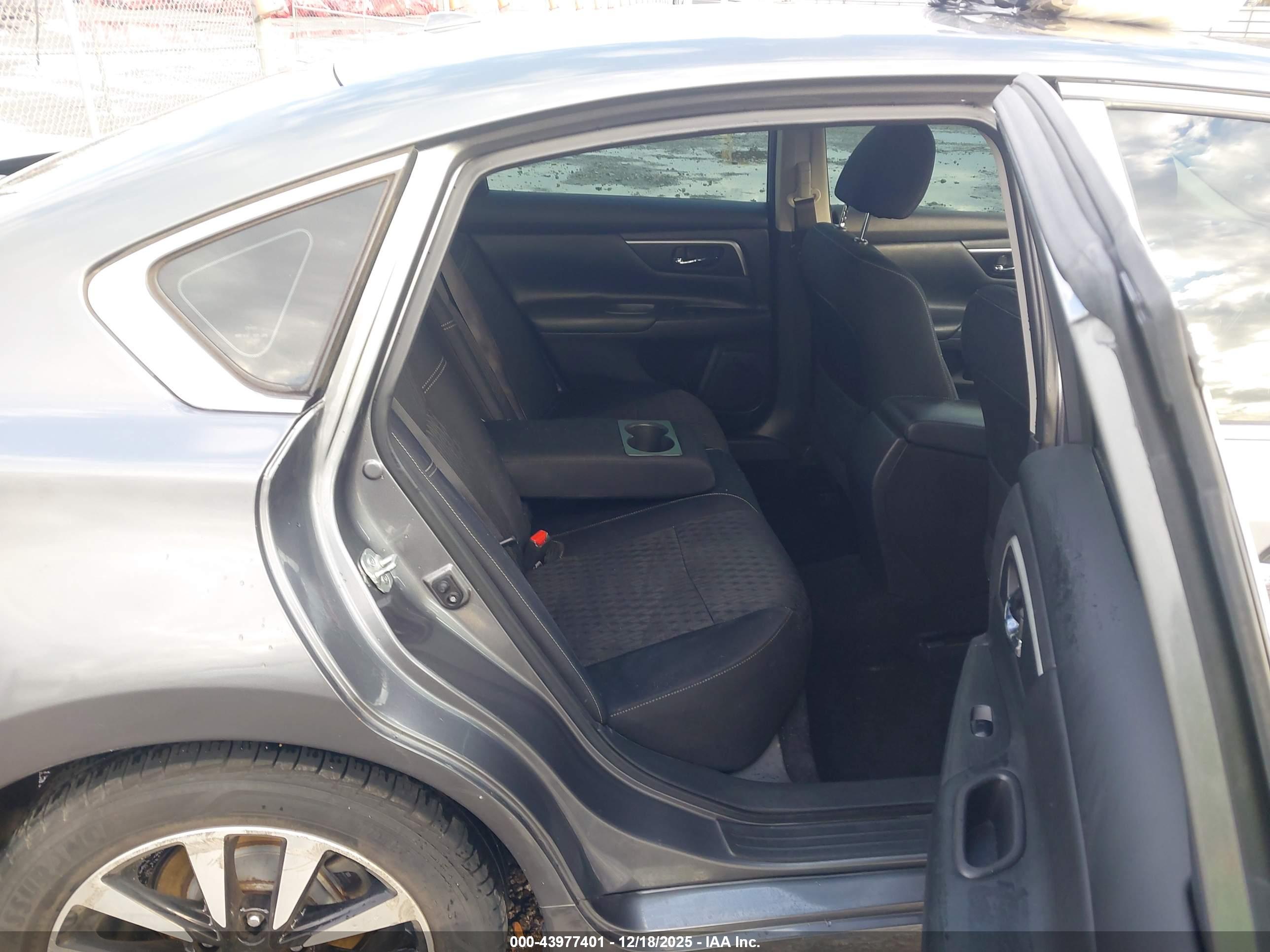 NISSAN ALTIMA image 8