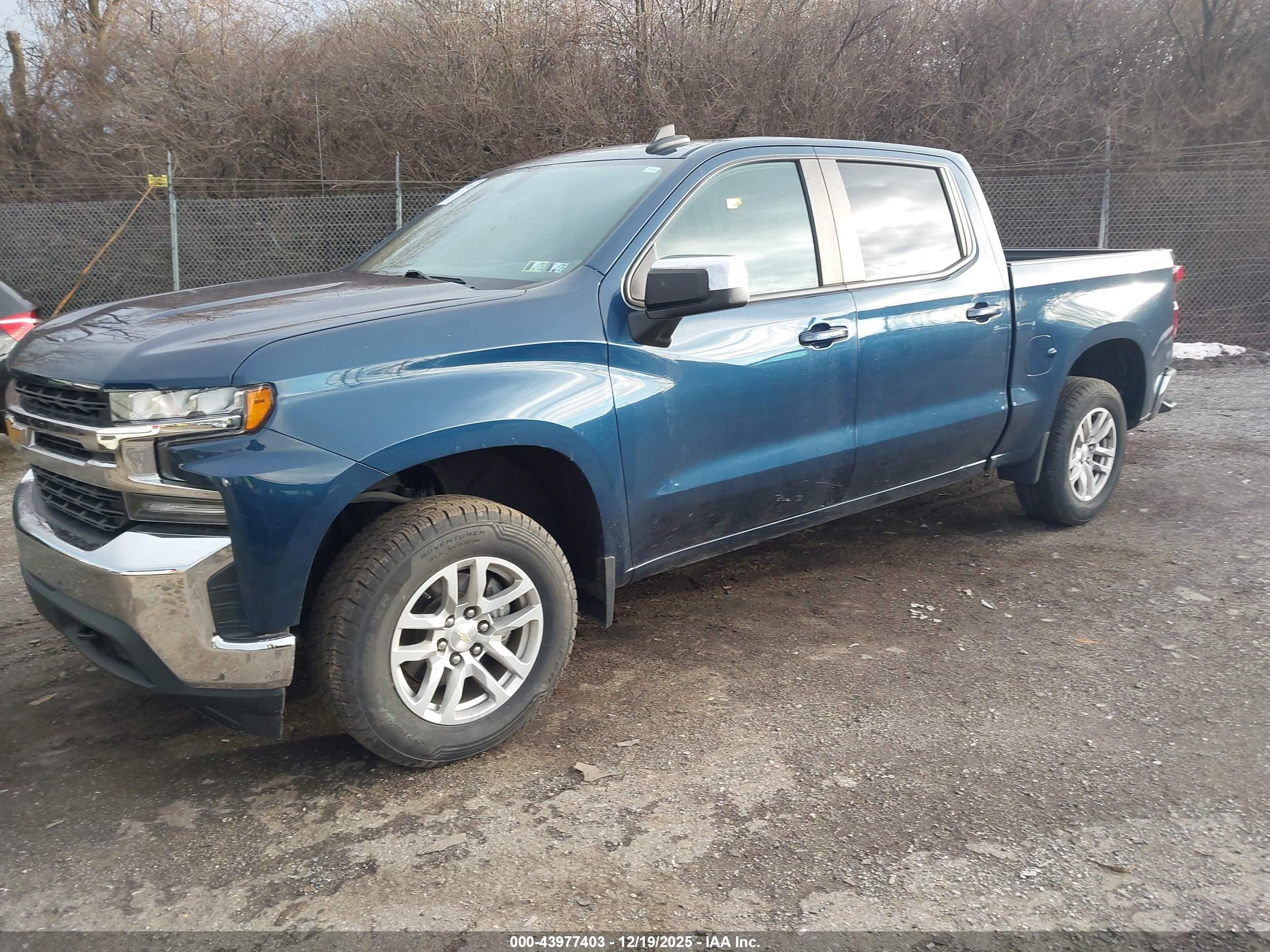CHEVROLET SILVERADO image 2
