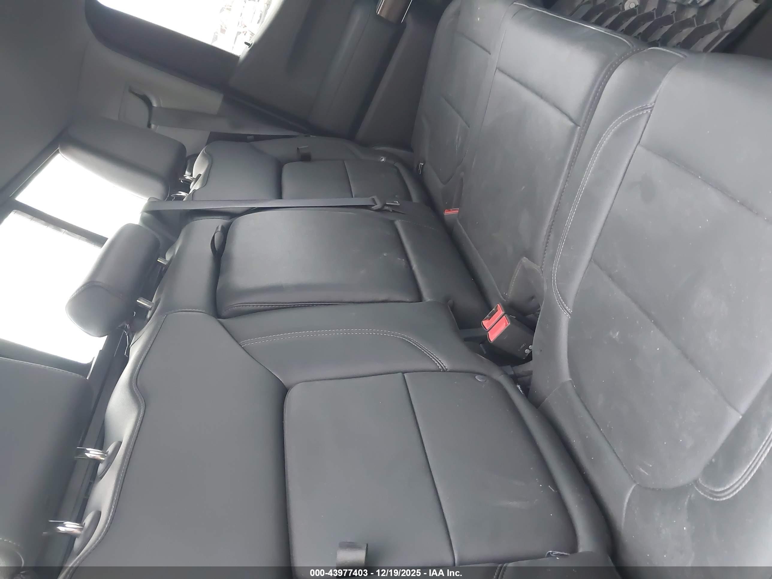 CHEVROLET SILVERADO image 8