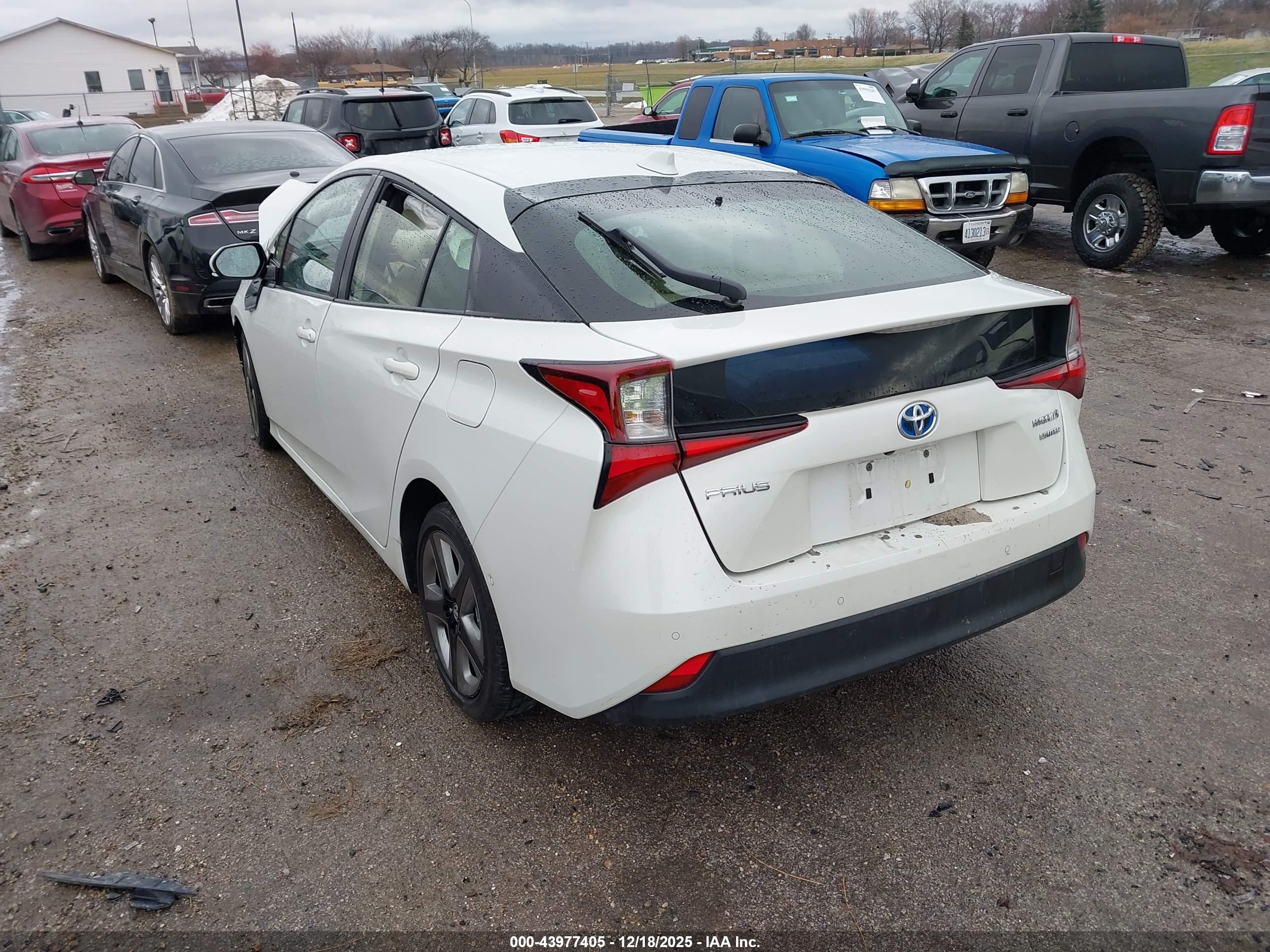 TOYOTA PRIUS image 3