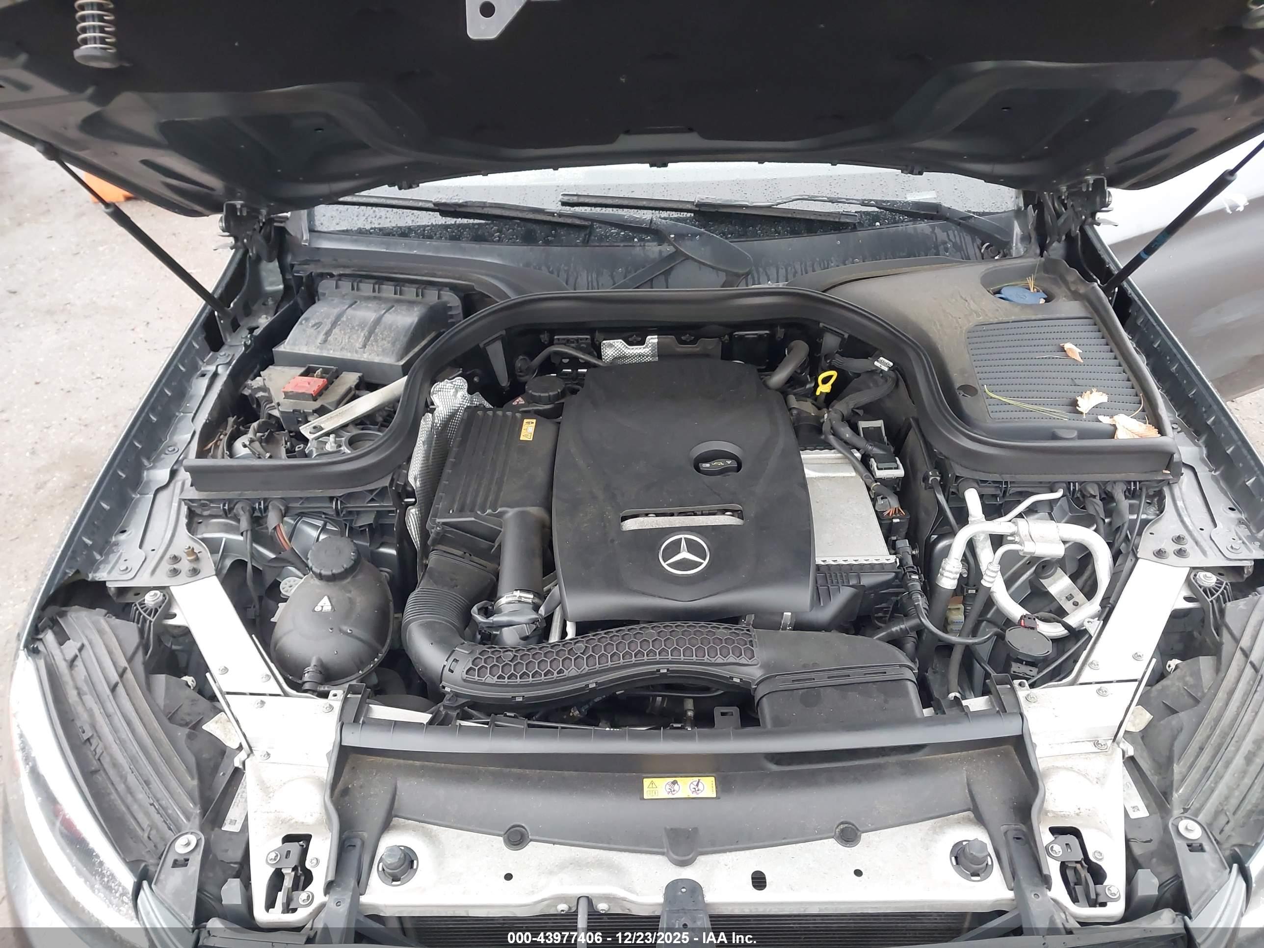 MERCEDES-BENZ GLC image 10