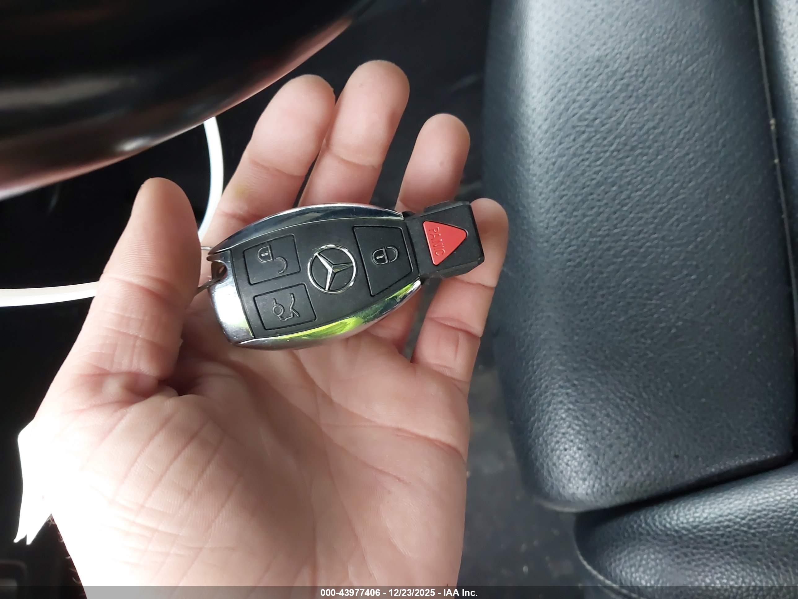 MERCEDES-BENZ GLC image 11
