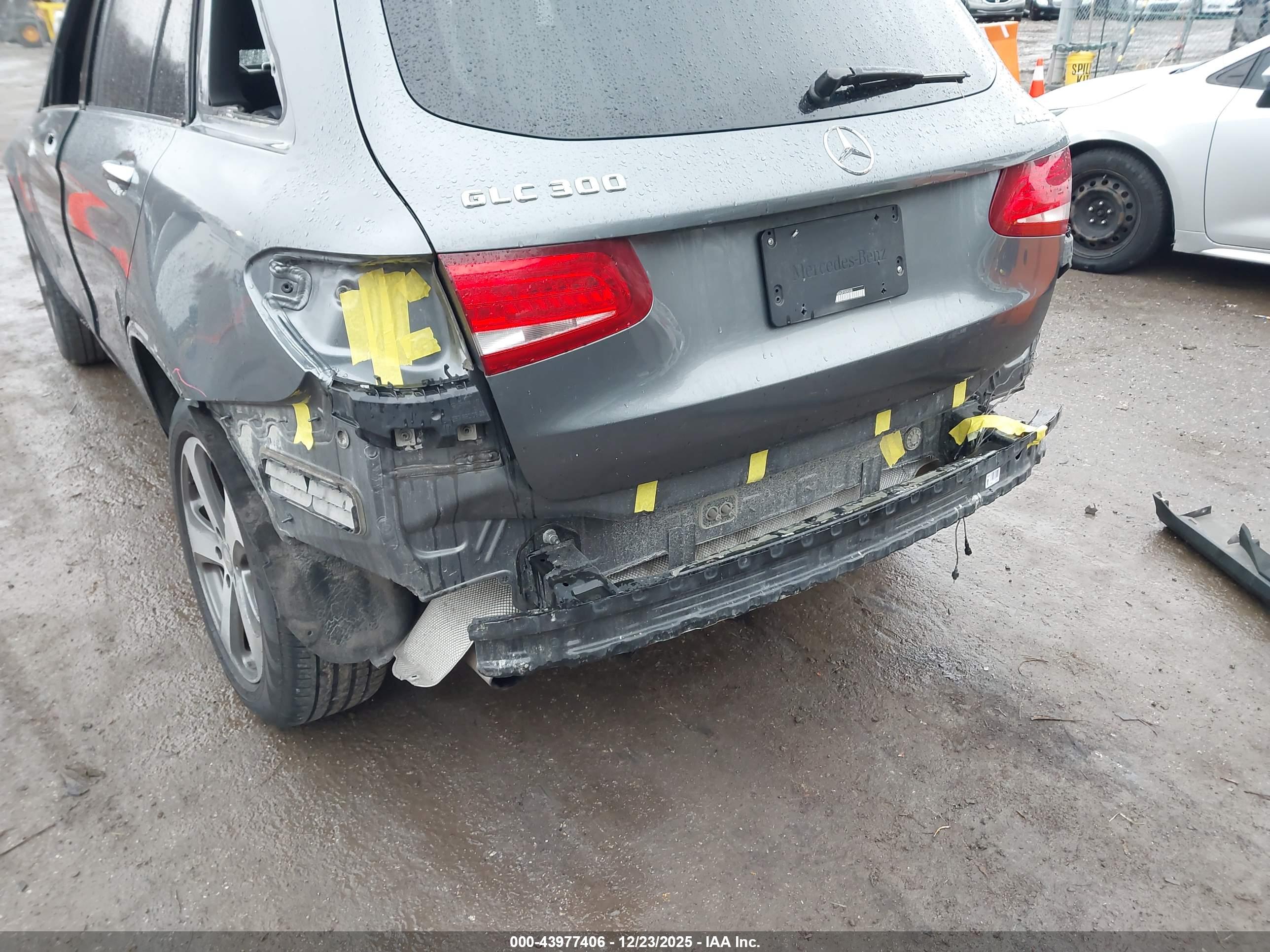 MERCEDES-BENZ GLC image 6