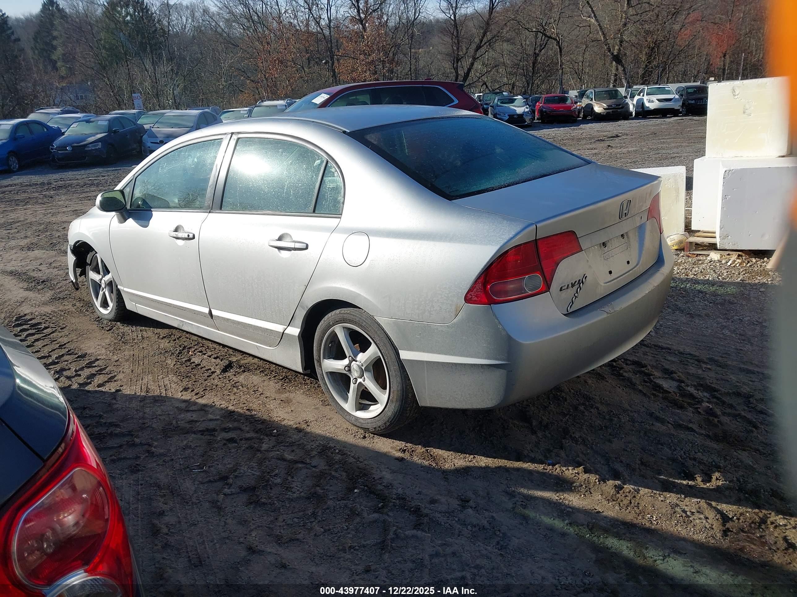 HONDA CIVIC image 3